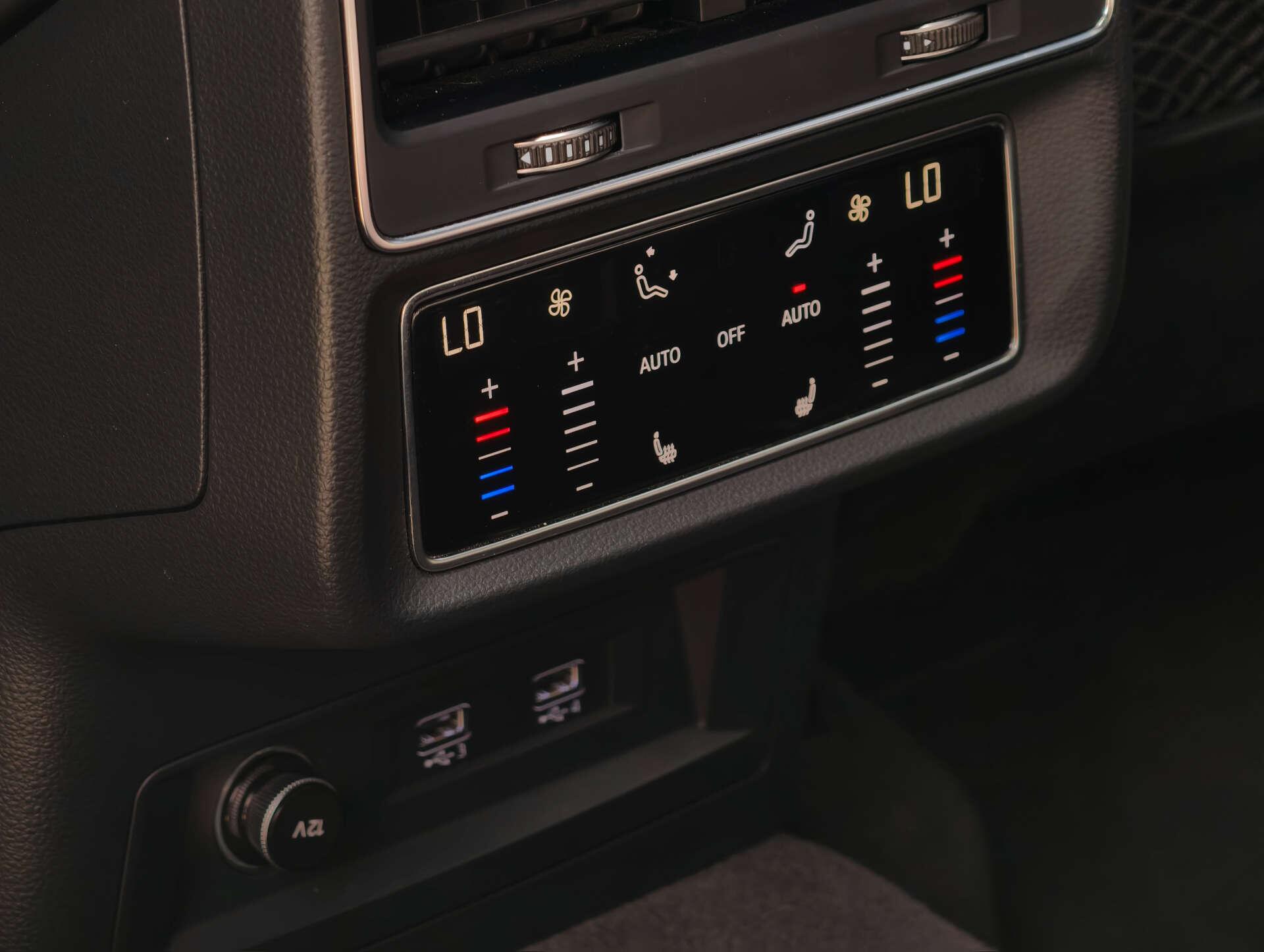 Audi SQ7 view 28
