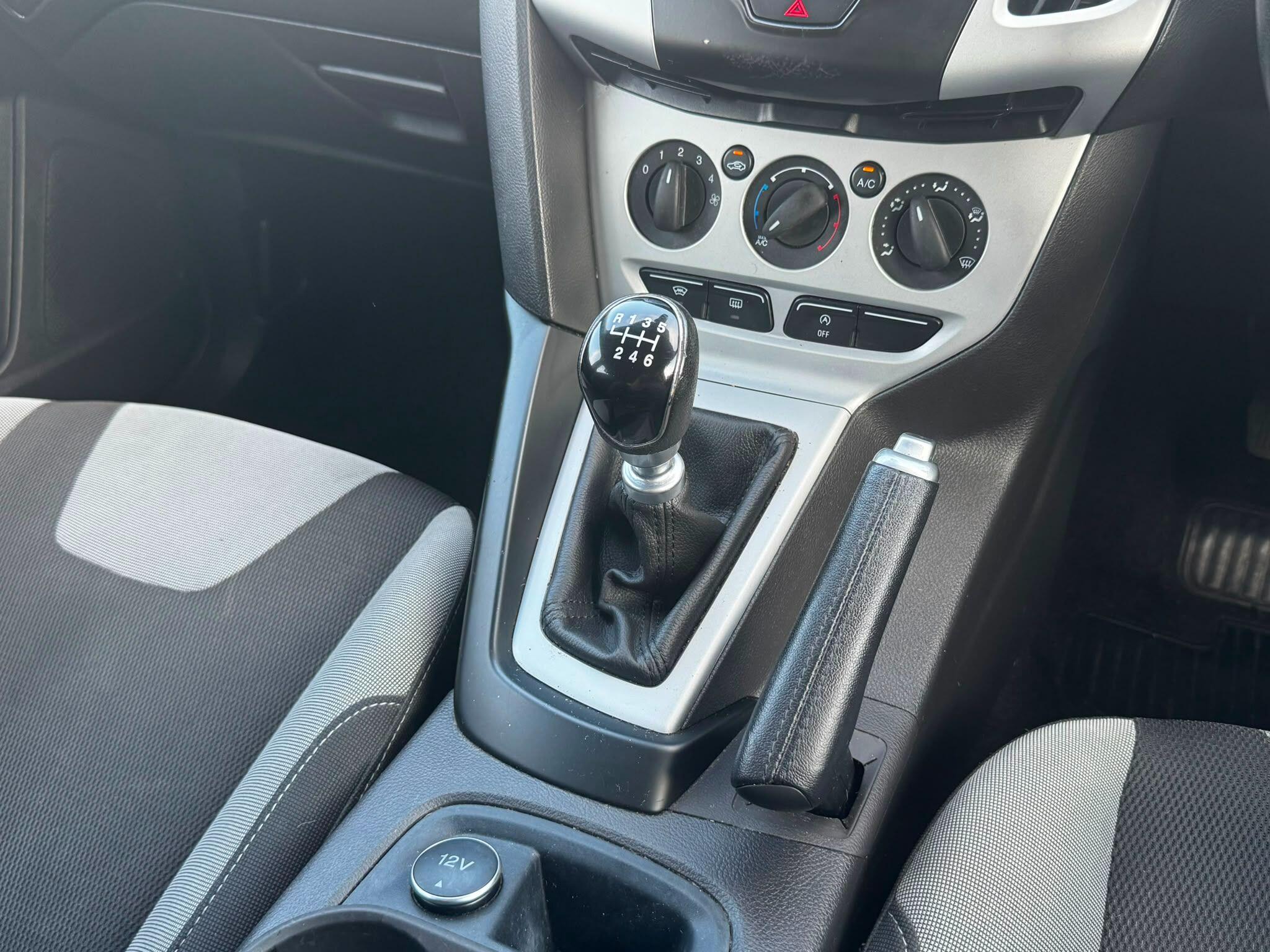 Ford Focus view 18