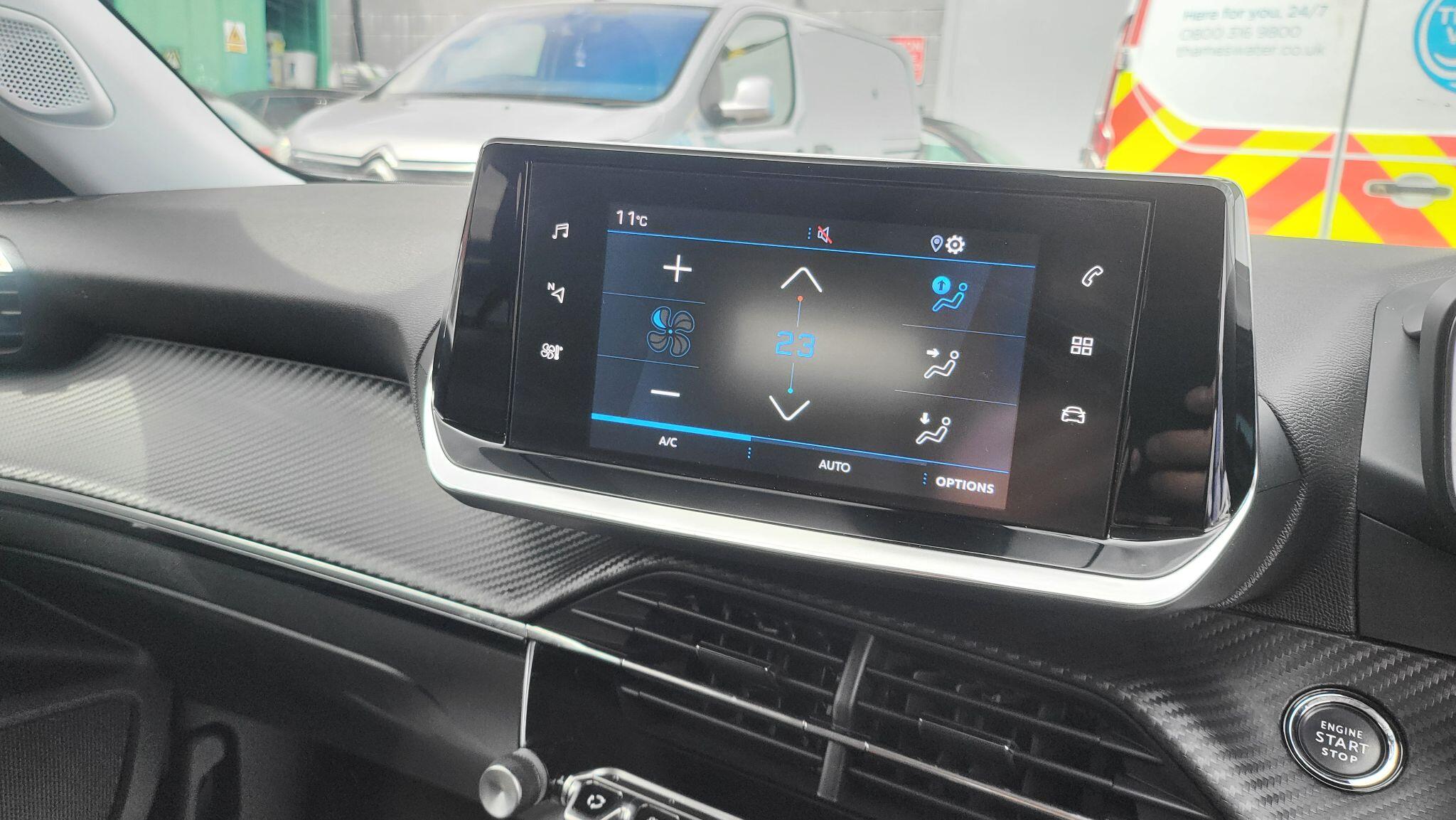 Peugeot 2008 view 24