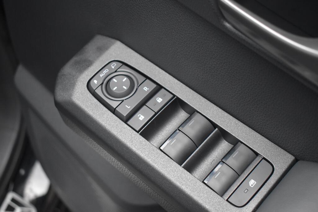 Toyota Hilux view 47