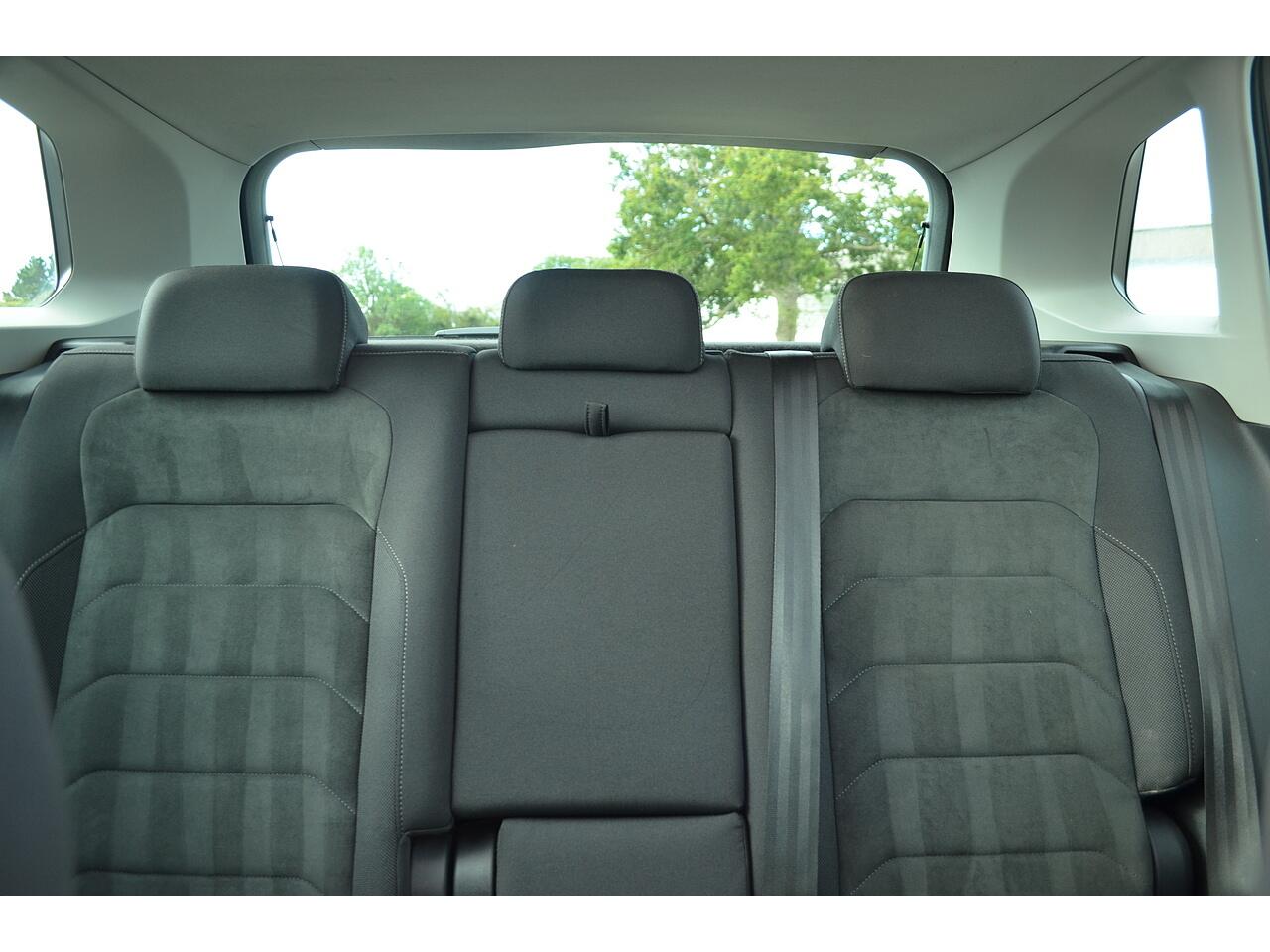 Volkswagen Tiguan view 26