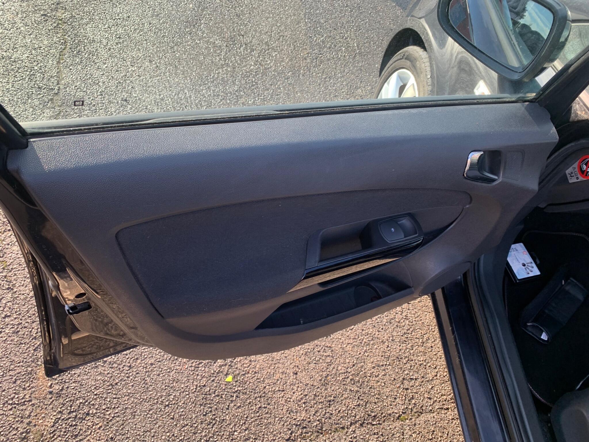 2009 Vauxhall Corsa image 35