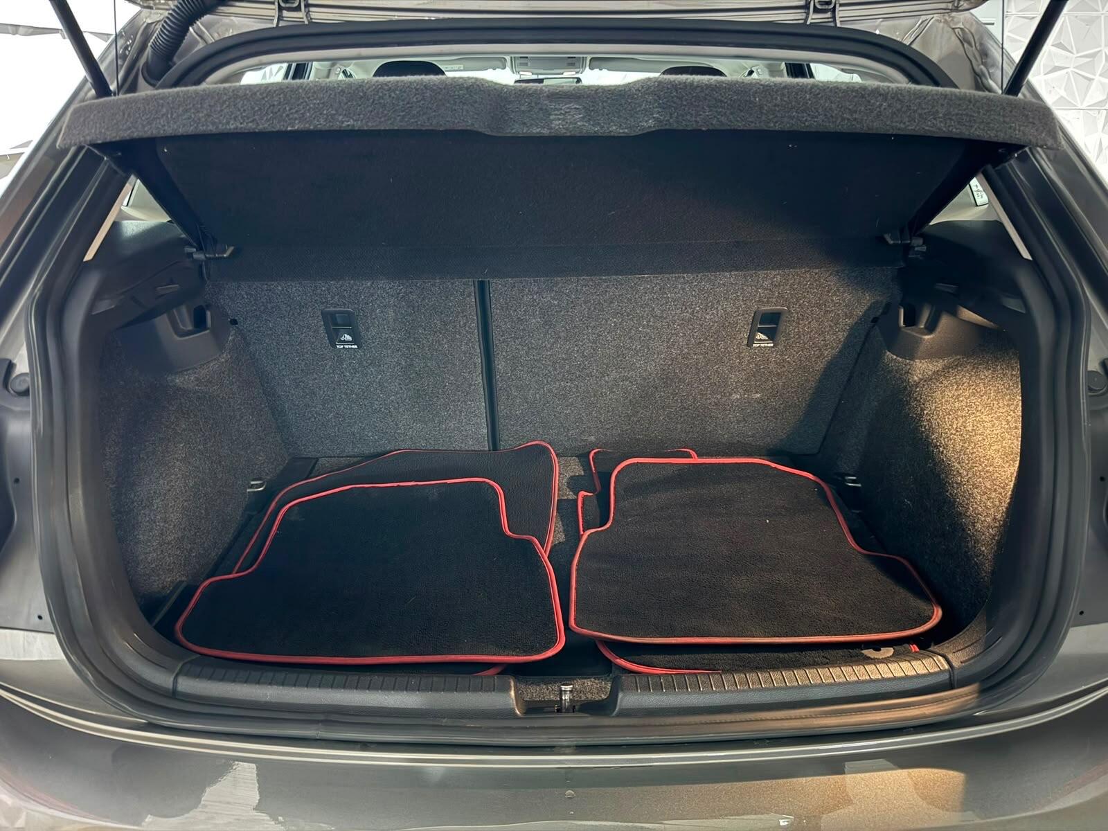 Volkswagen Polo view 32