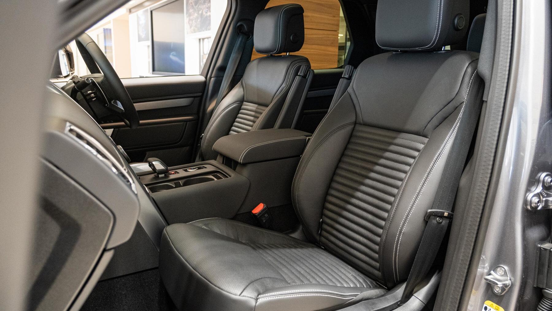 Land Rover Discovery view 53