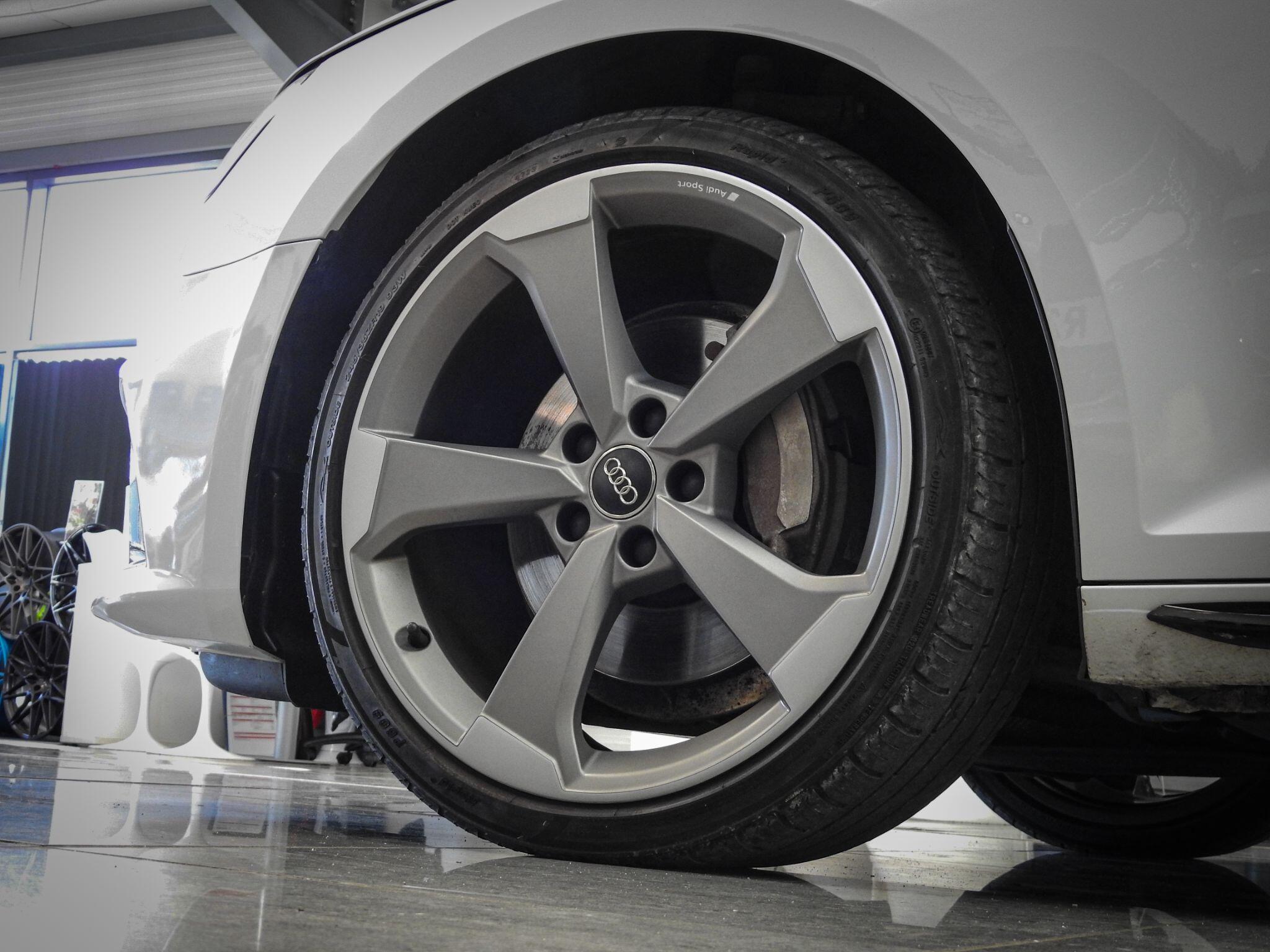 Audi A4 view 20