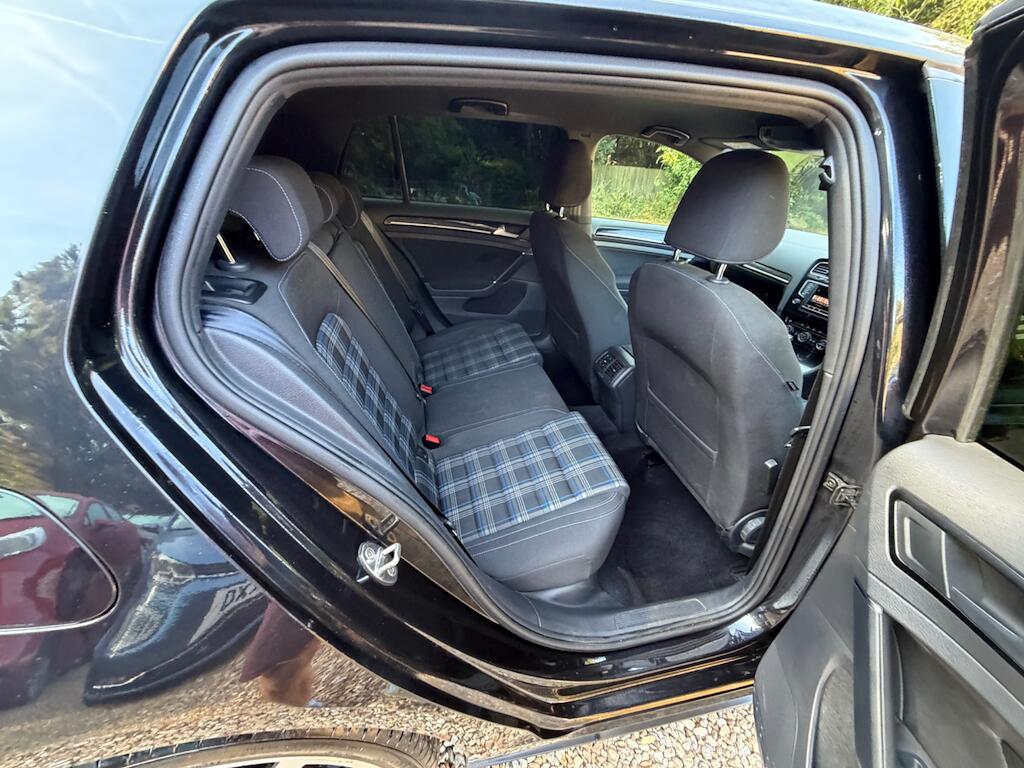 Volkswagen Golf view 30