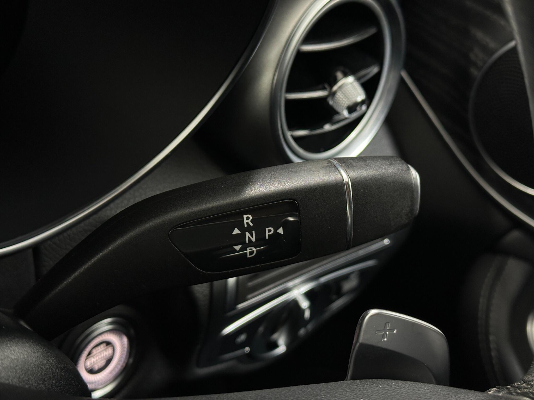 Mercedes-Benz C-Class view 17