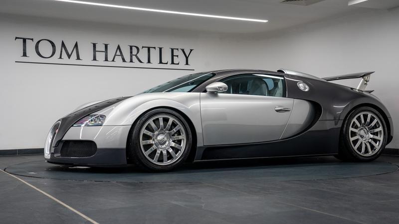 Bugatti Veyron view 16