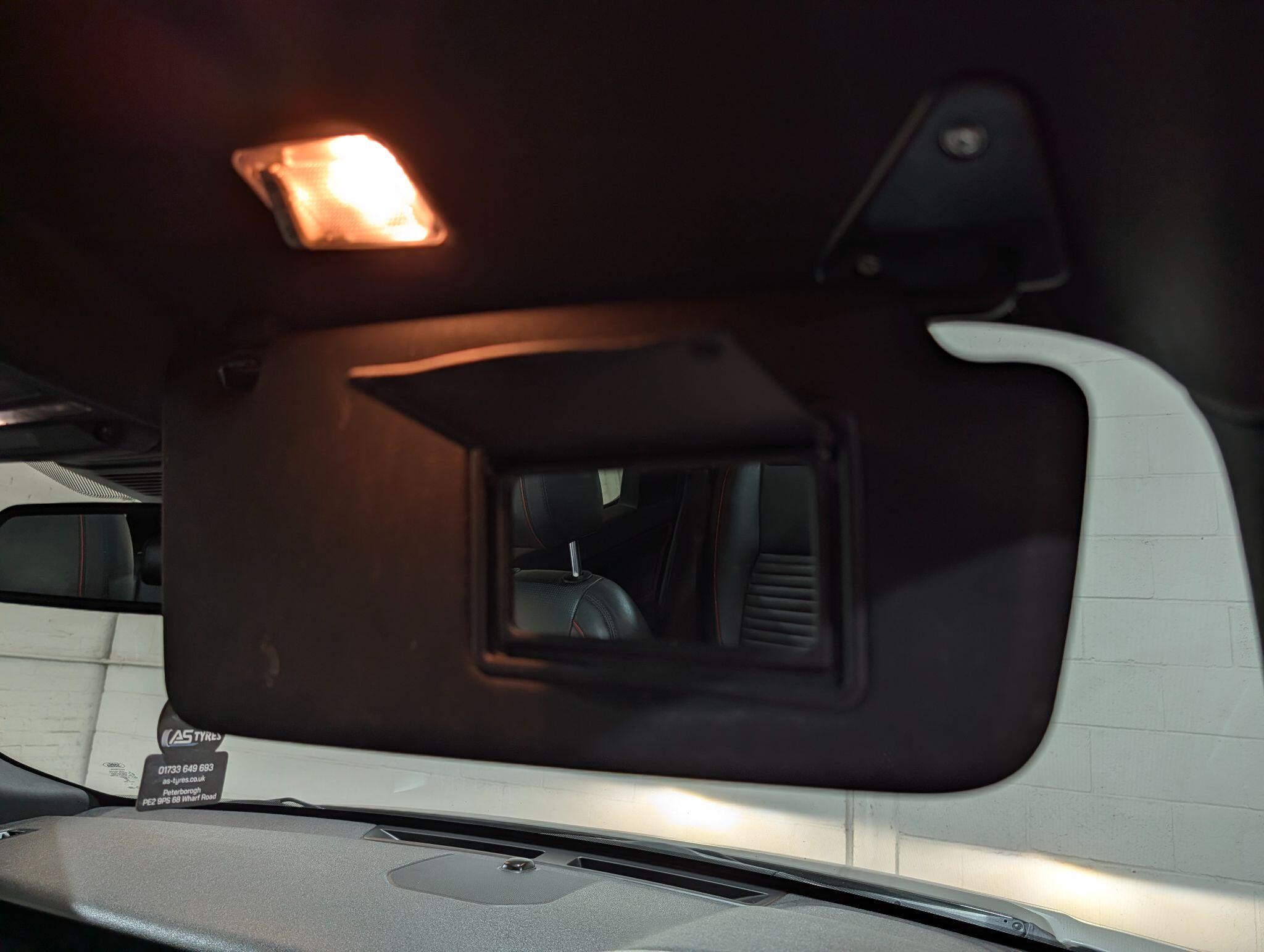 Land Rover Discovery Sport view 27
