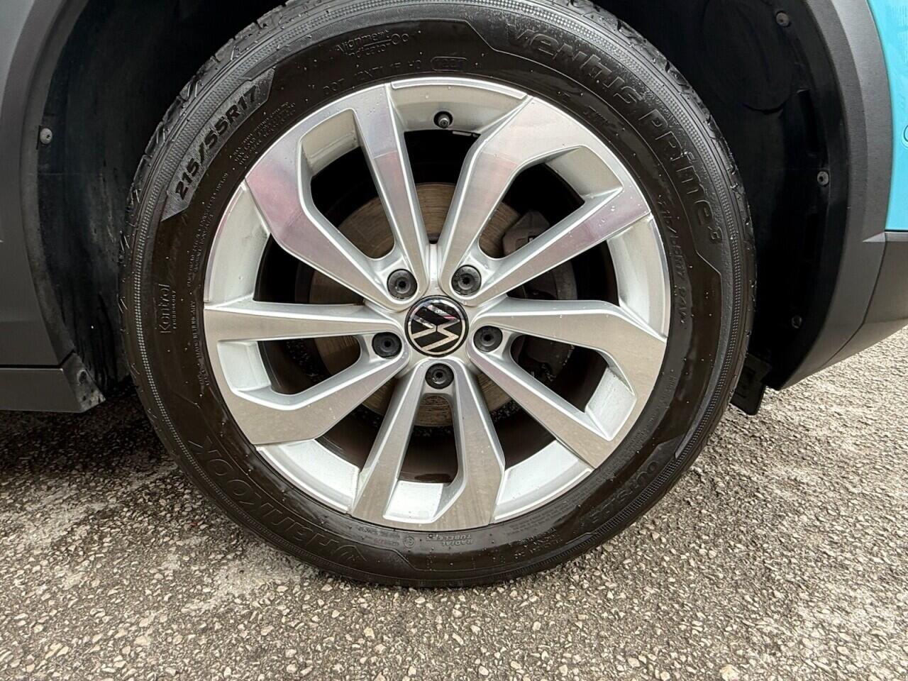 Volkswagen T-Roc view 40