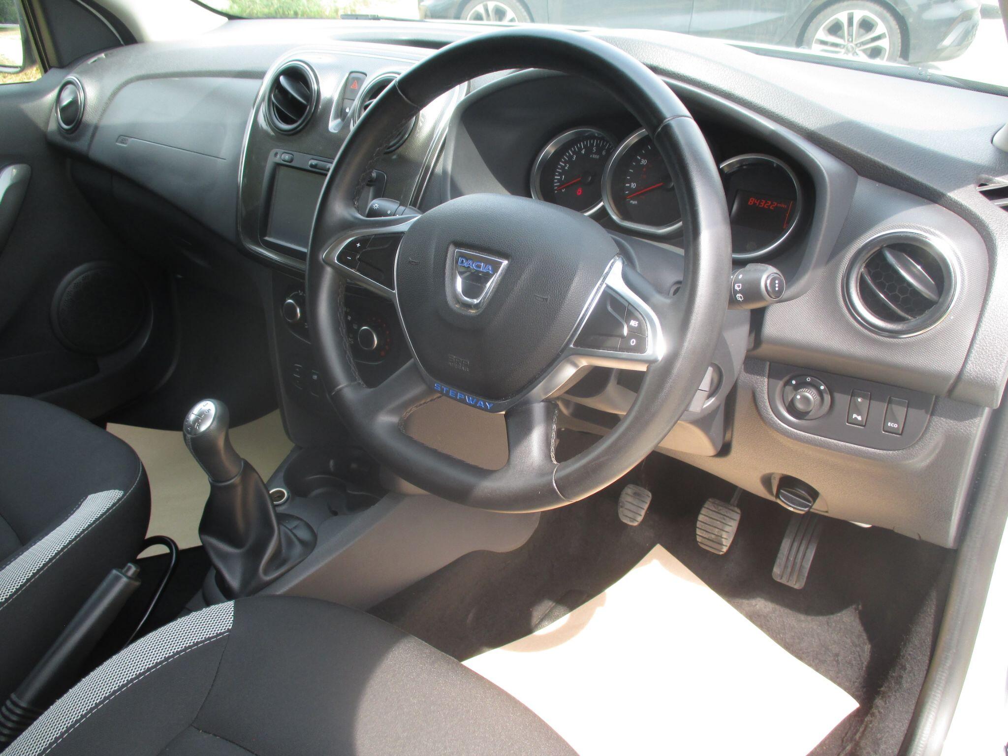 Dacia Logan MCV Stepway view 24
