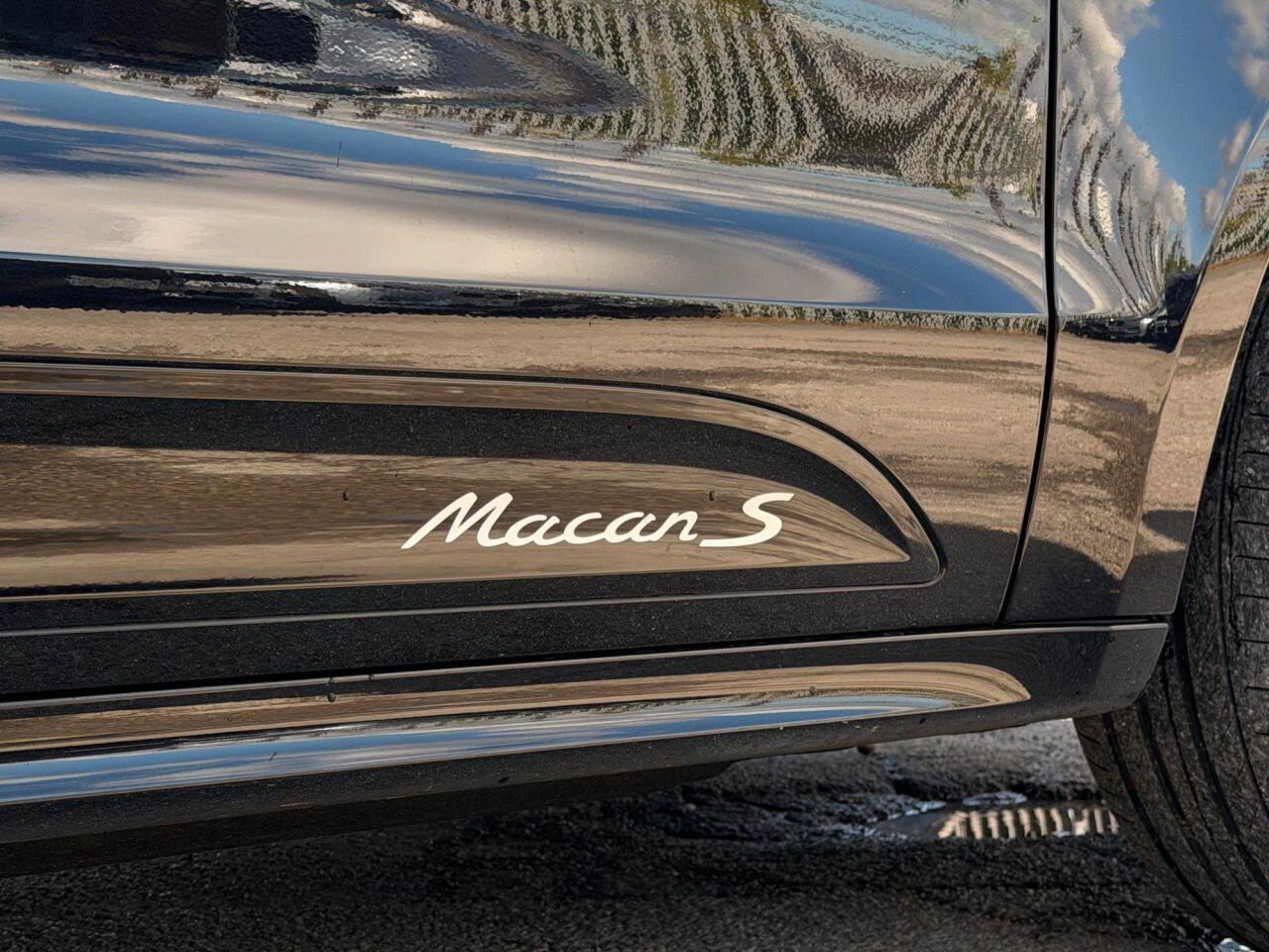 Porsche Macan view 20