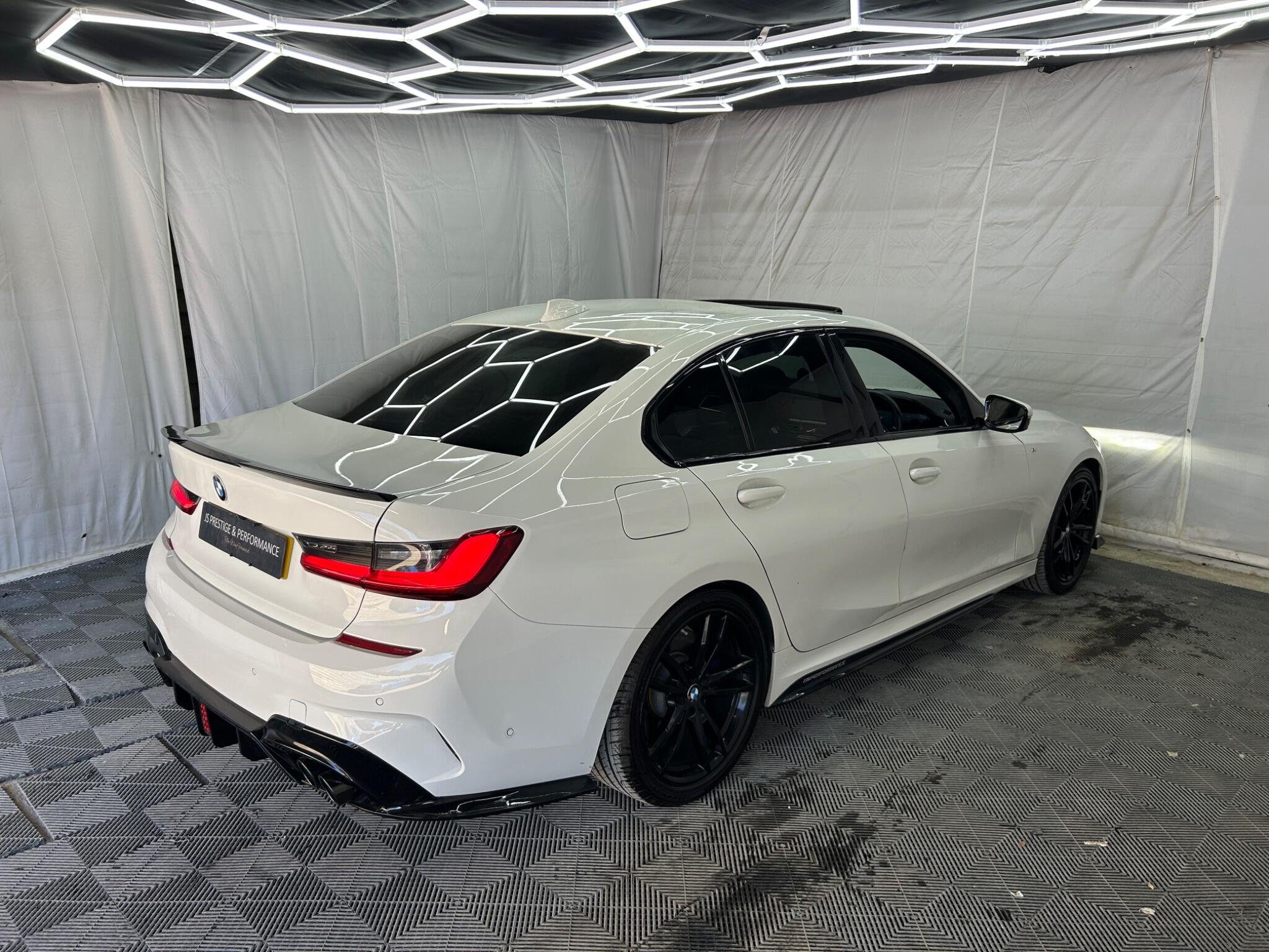 BMW 3 Series view 9