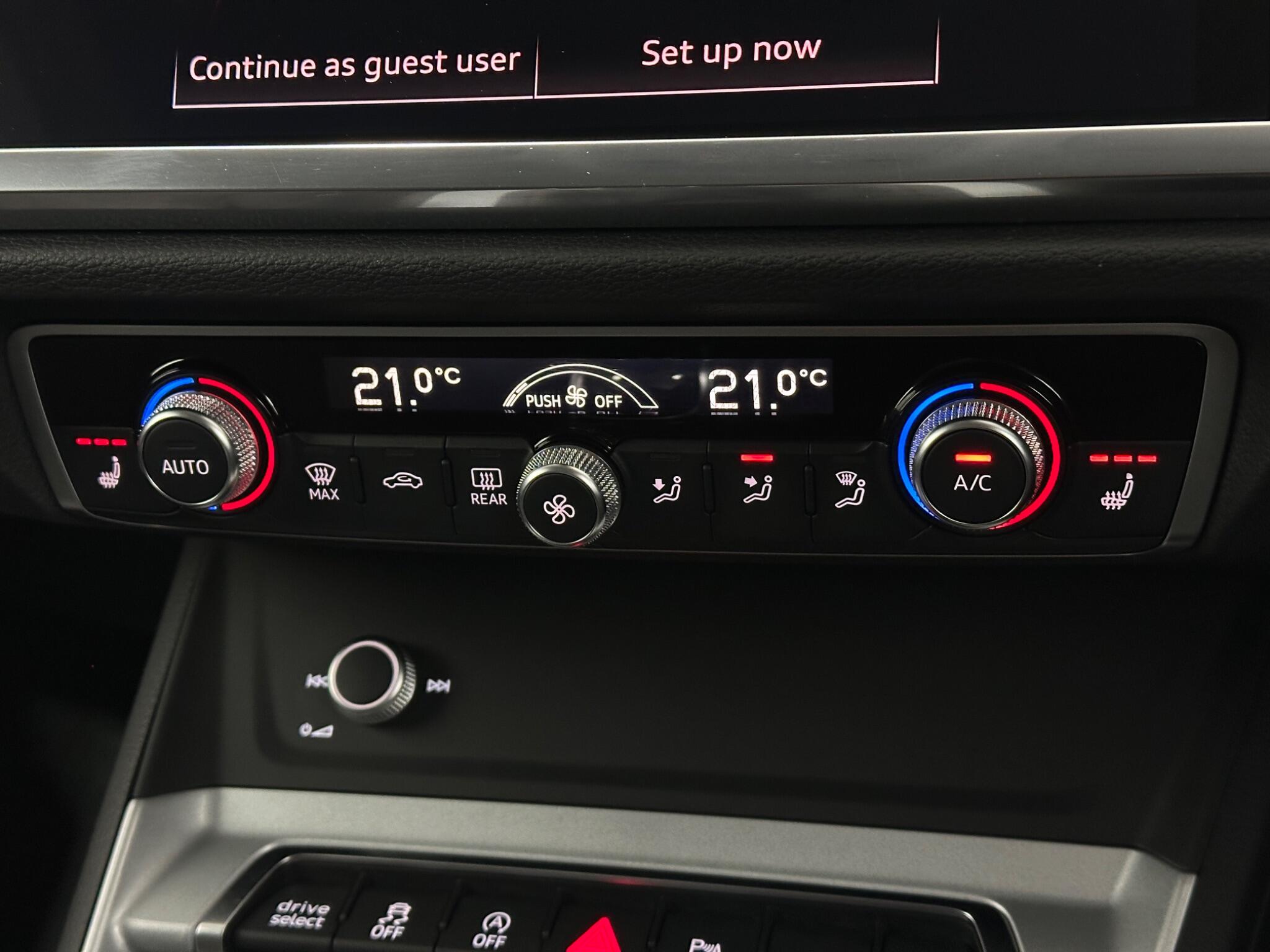 Audi Q3 view 21