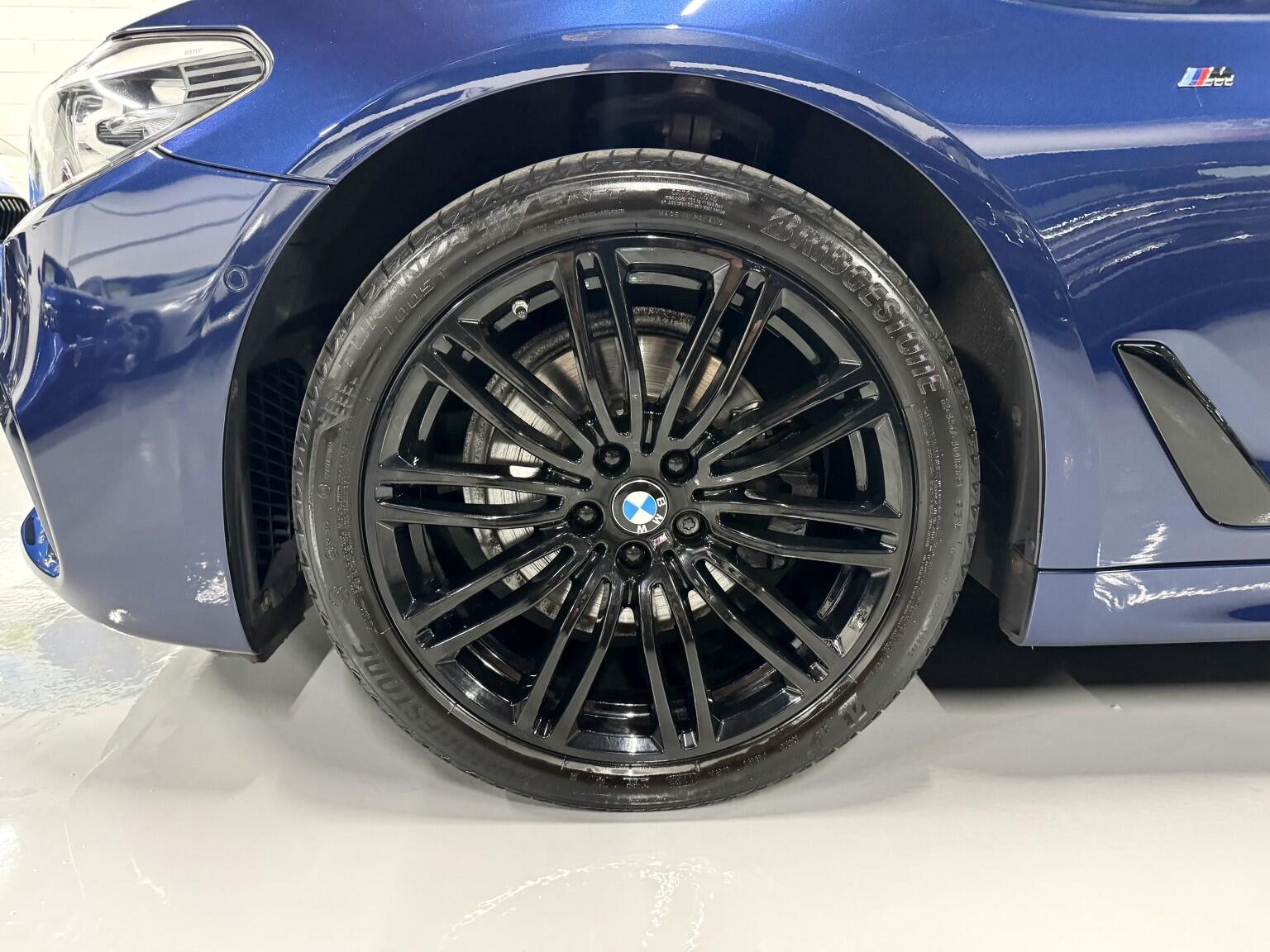 BMW 5 Series view 4
