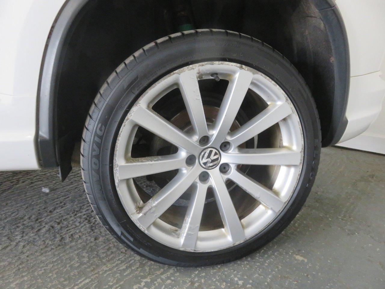 Volkswagen Tiguan view 60