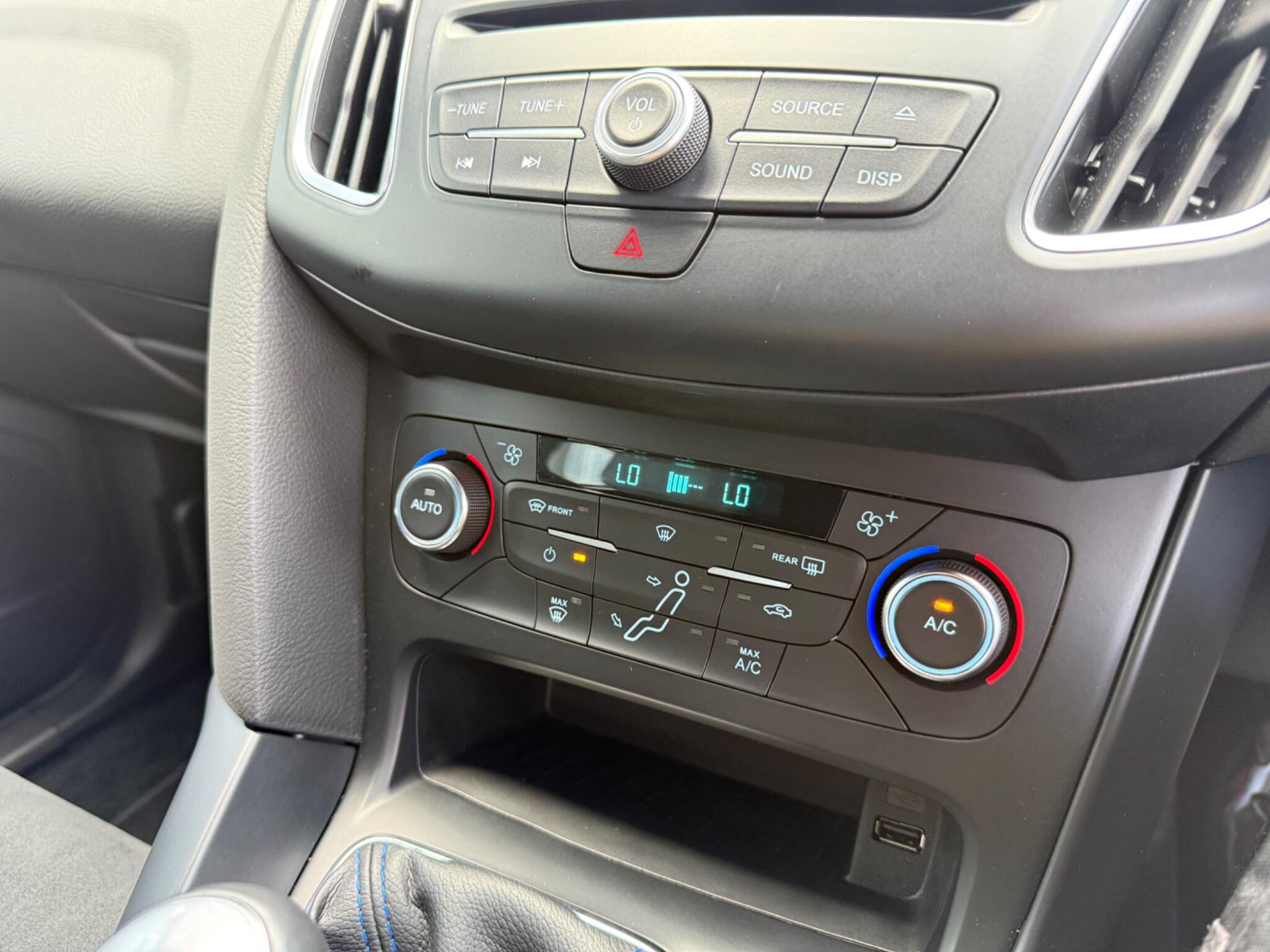 Ford Focus view 83