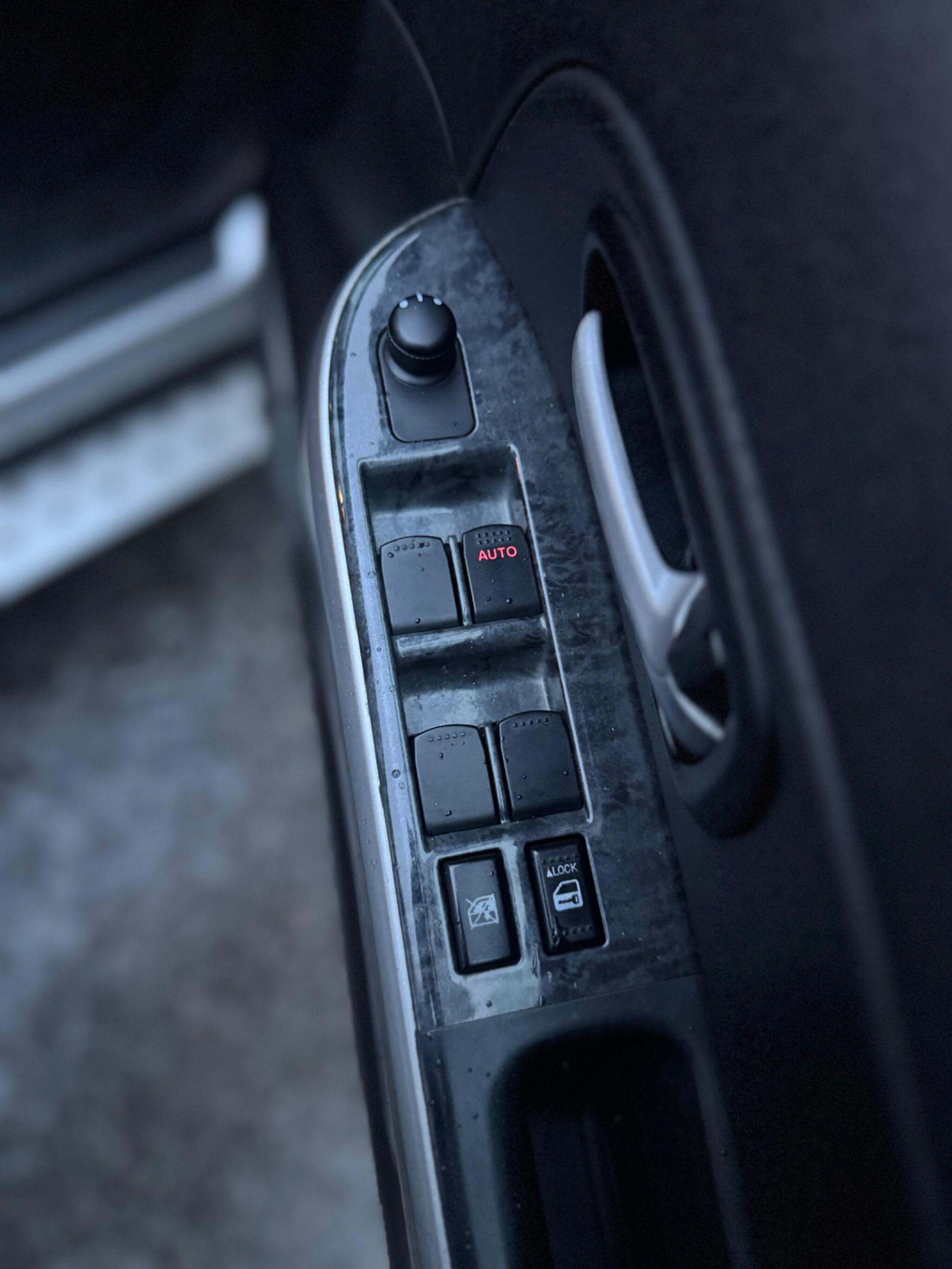 2010 Suzuki Grand Vitara 2.4 VVT SZ5 Auto 4WD Euro 4 5dr image 62