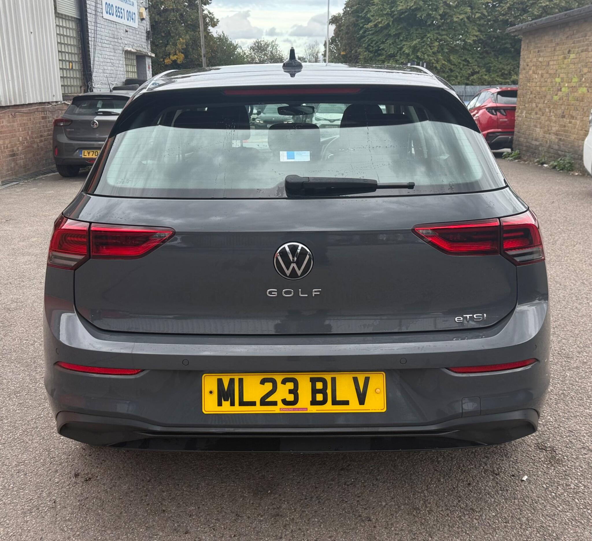 Volkswagen Golf view 8