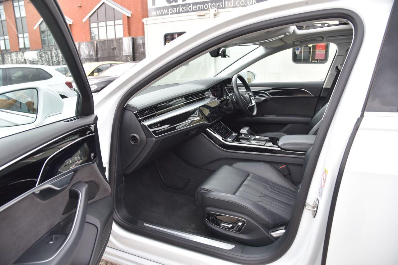 Audi A8 view 22