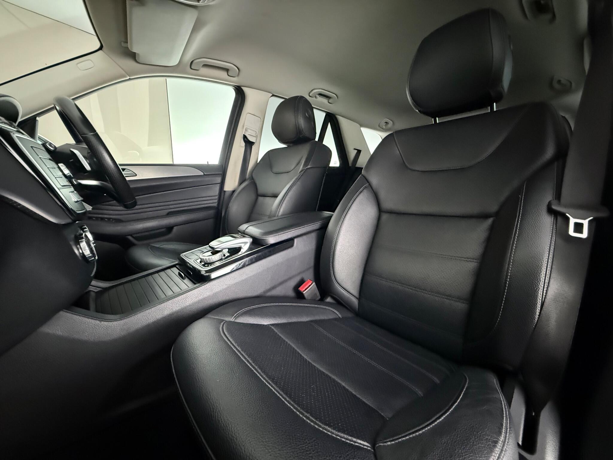 Mercedes-Benz GLE view 29