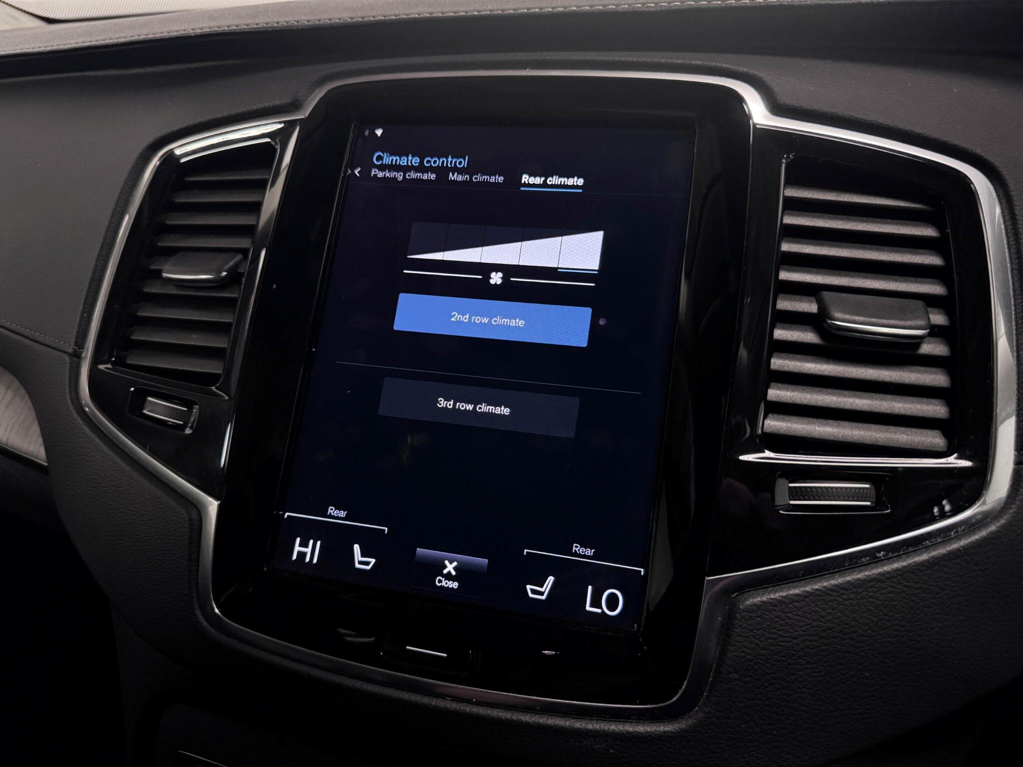 Volvo XC90 view 55