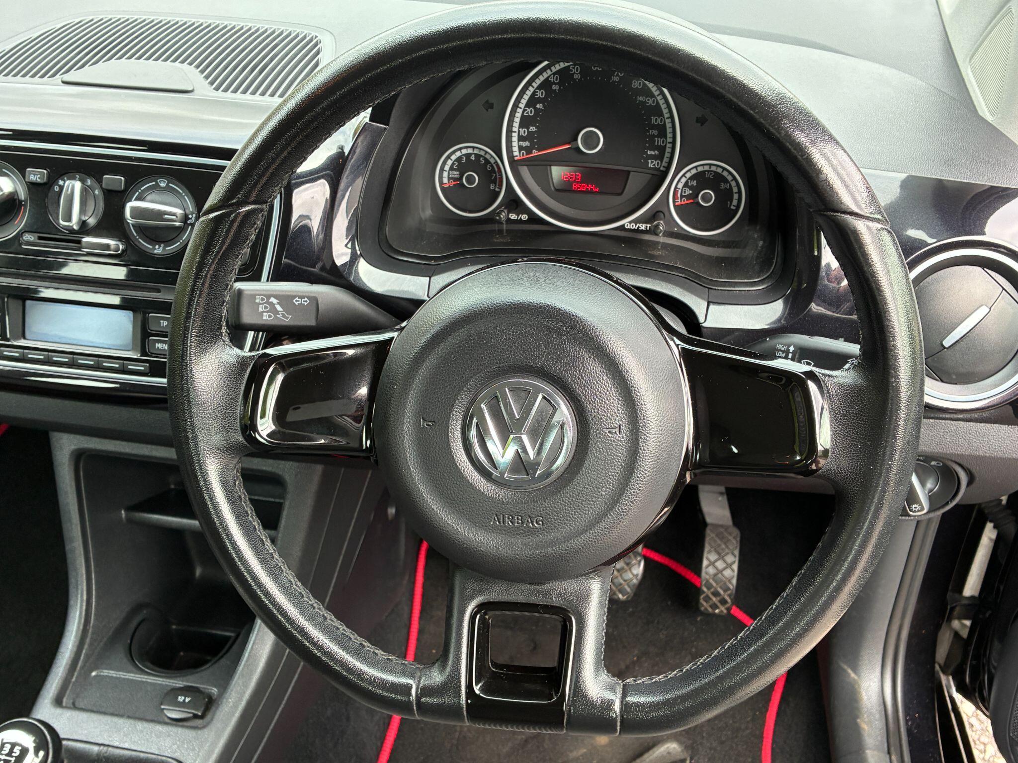 Volkswagen Up! view 10