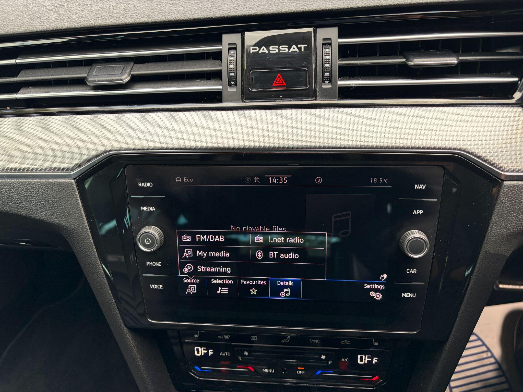 Volkswagen Passat view 20