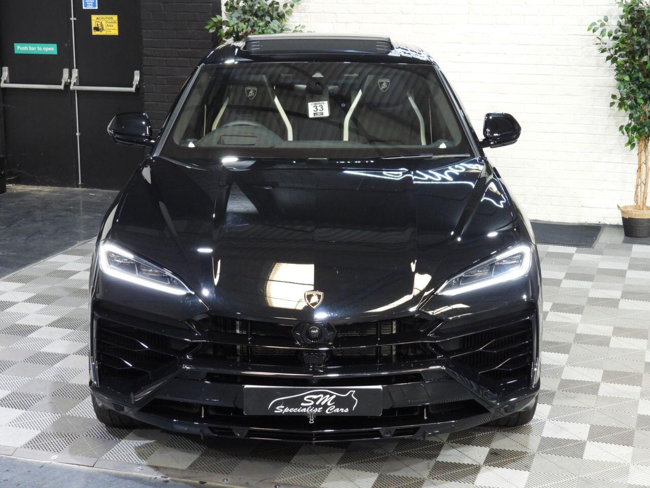 Lamborghini Urus view 42