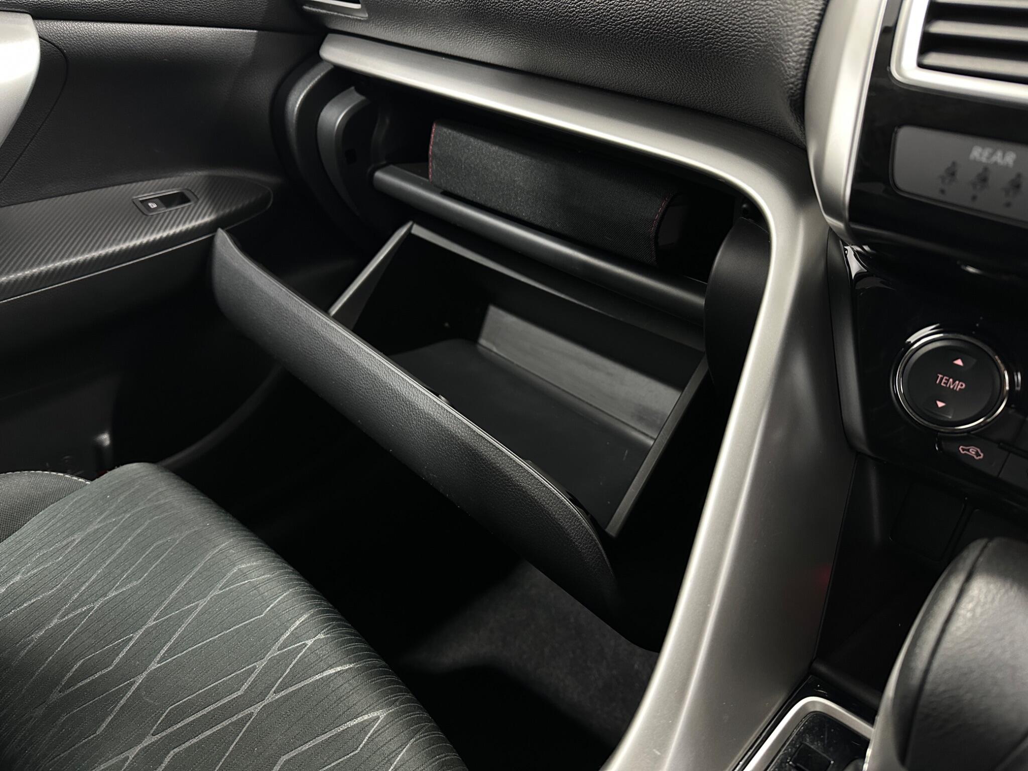Mitsubishi Eclipse Cross view 28