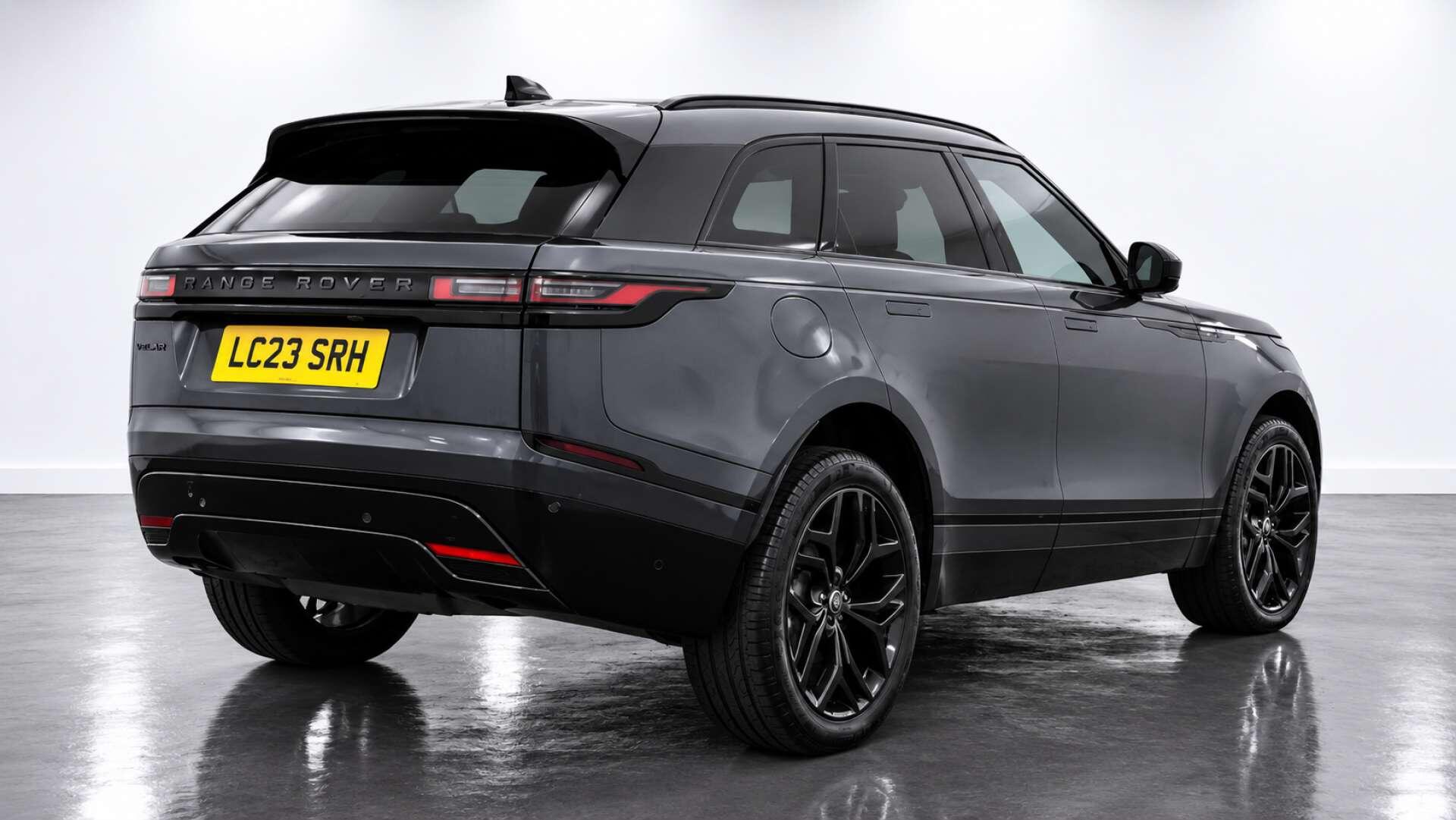 Land Rover Range Rover Velar view 4