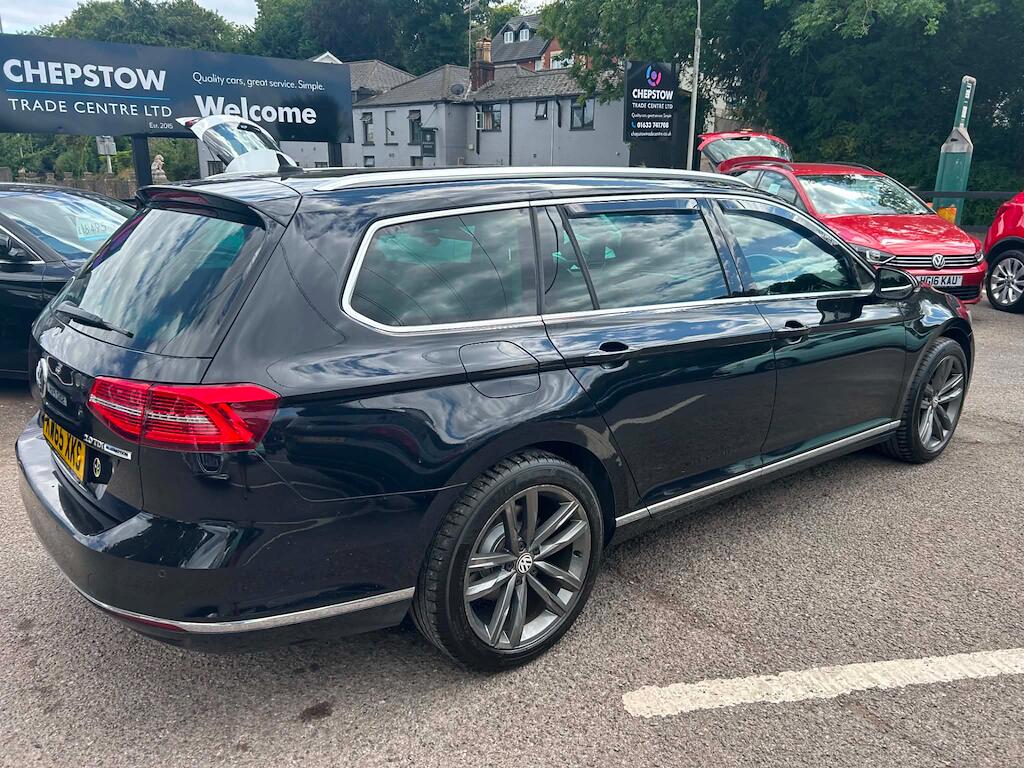Volkswagen Passat view 2