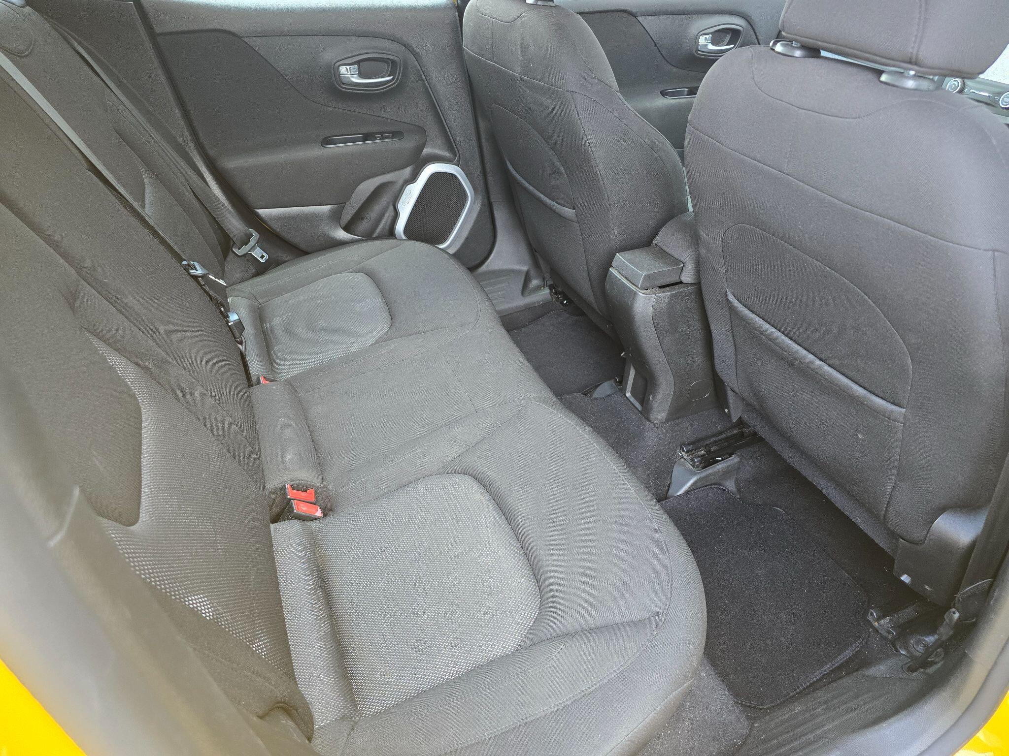 Jeep Renegade view 13