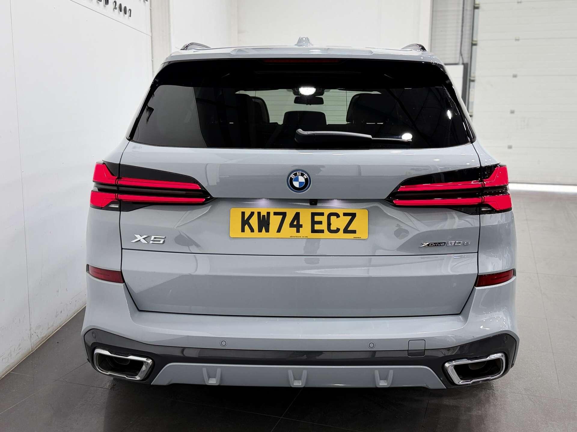 BMW X5 view 7