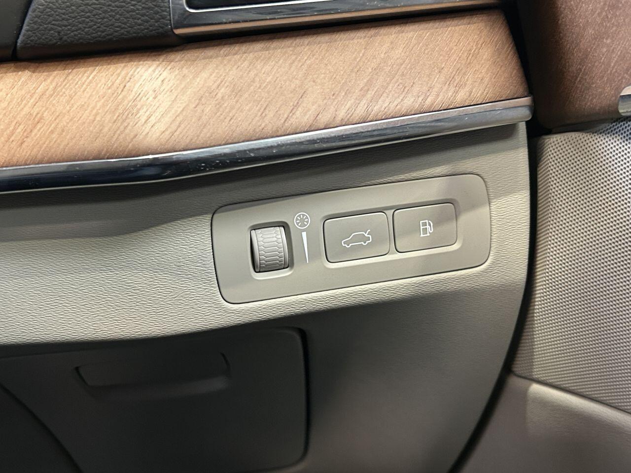 Volvo XC90 view 49
