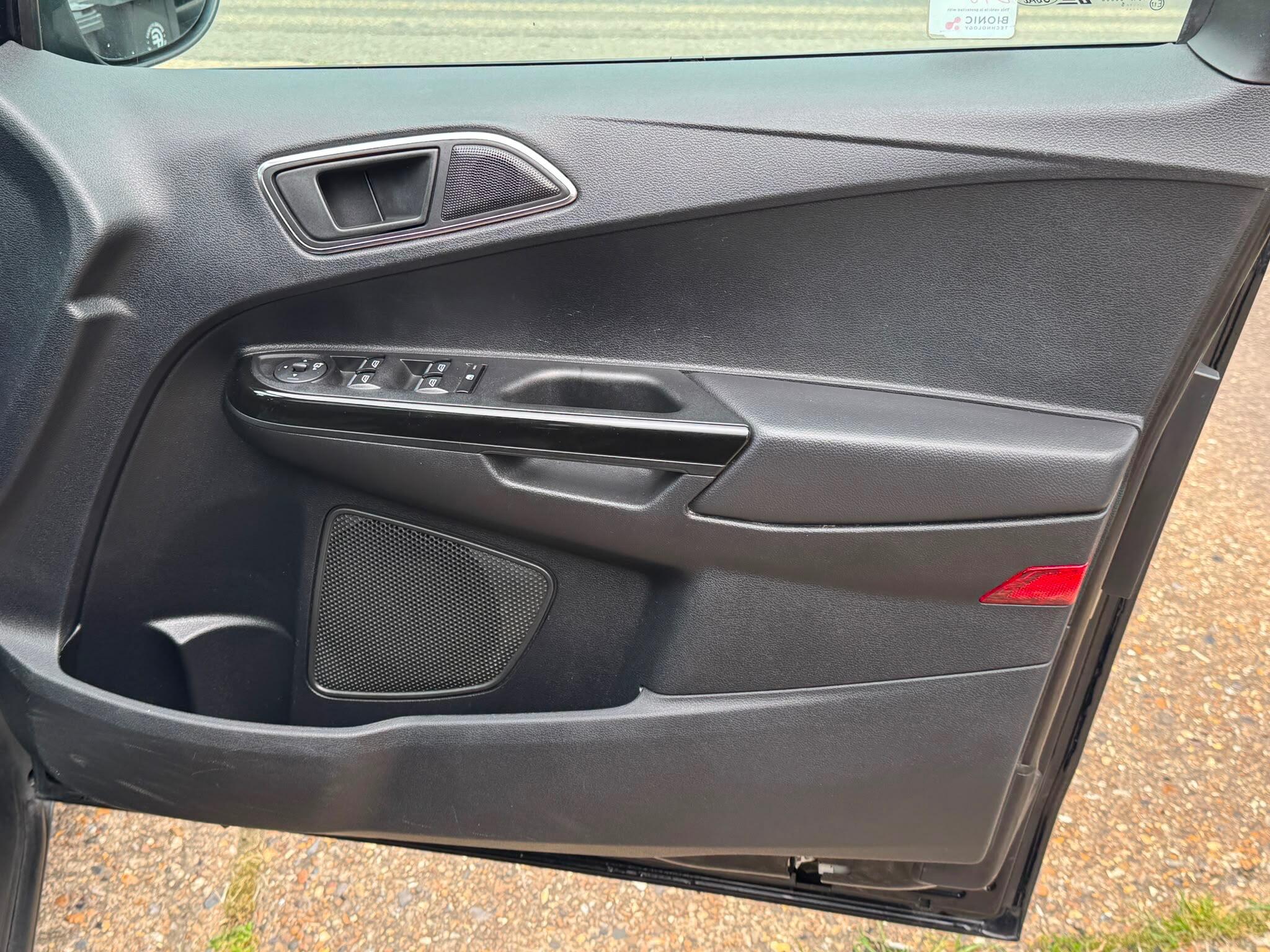 Ford B-Max view 22
