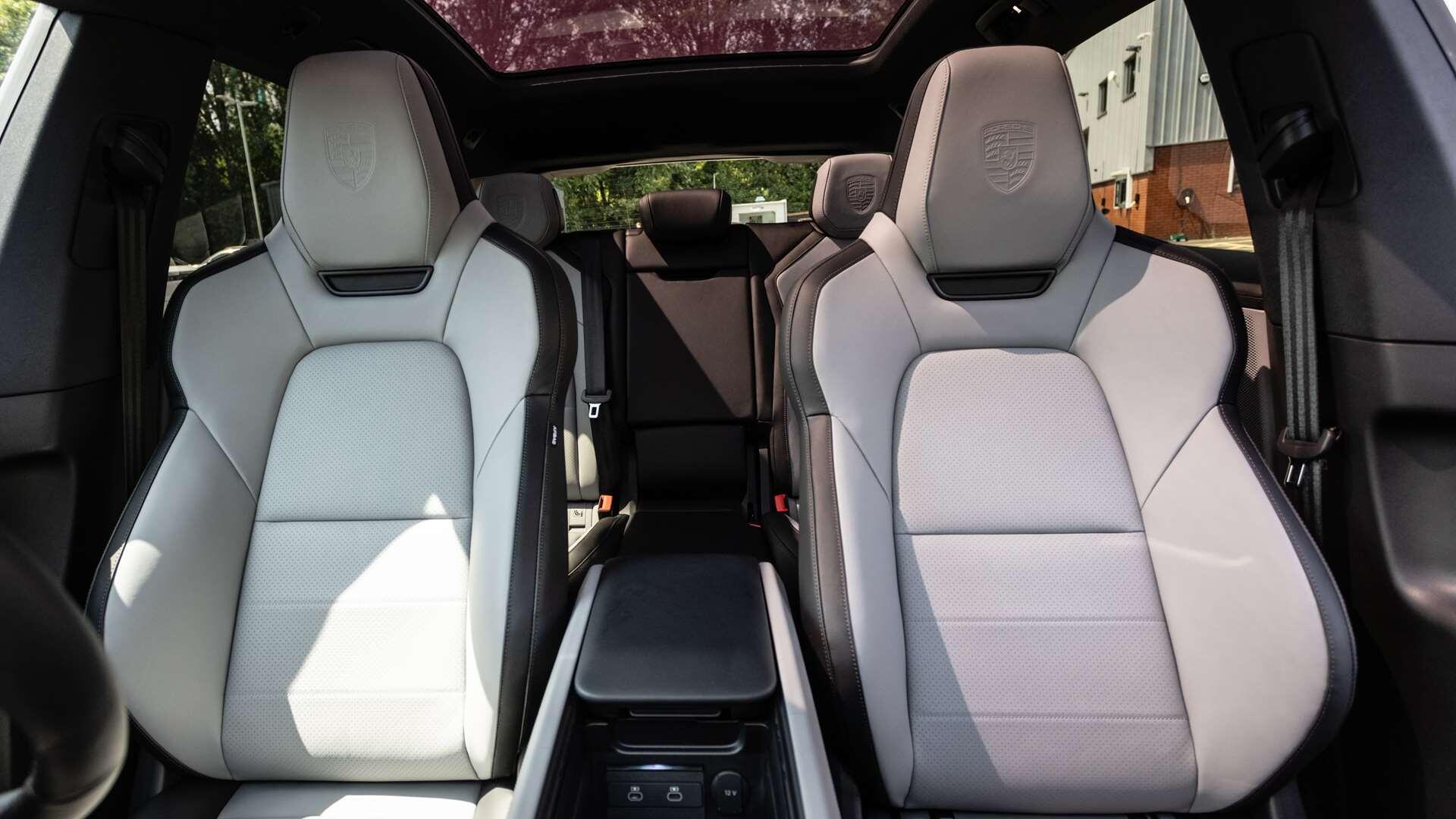 Porsche Cayenne view 16