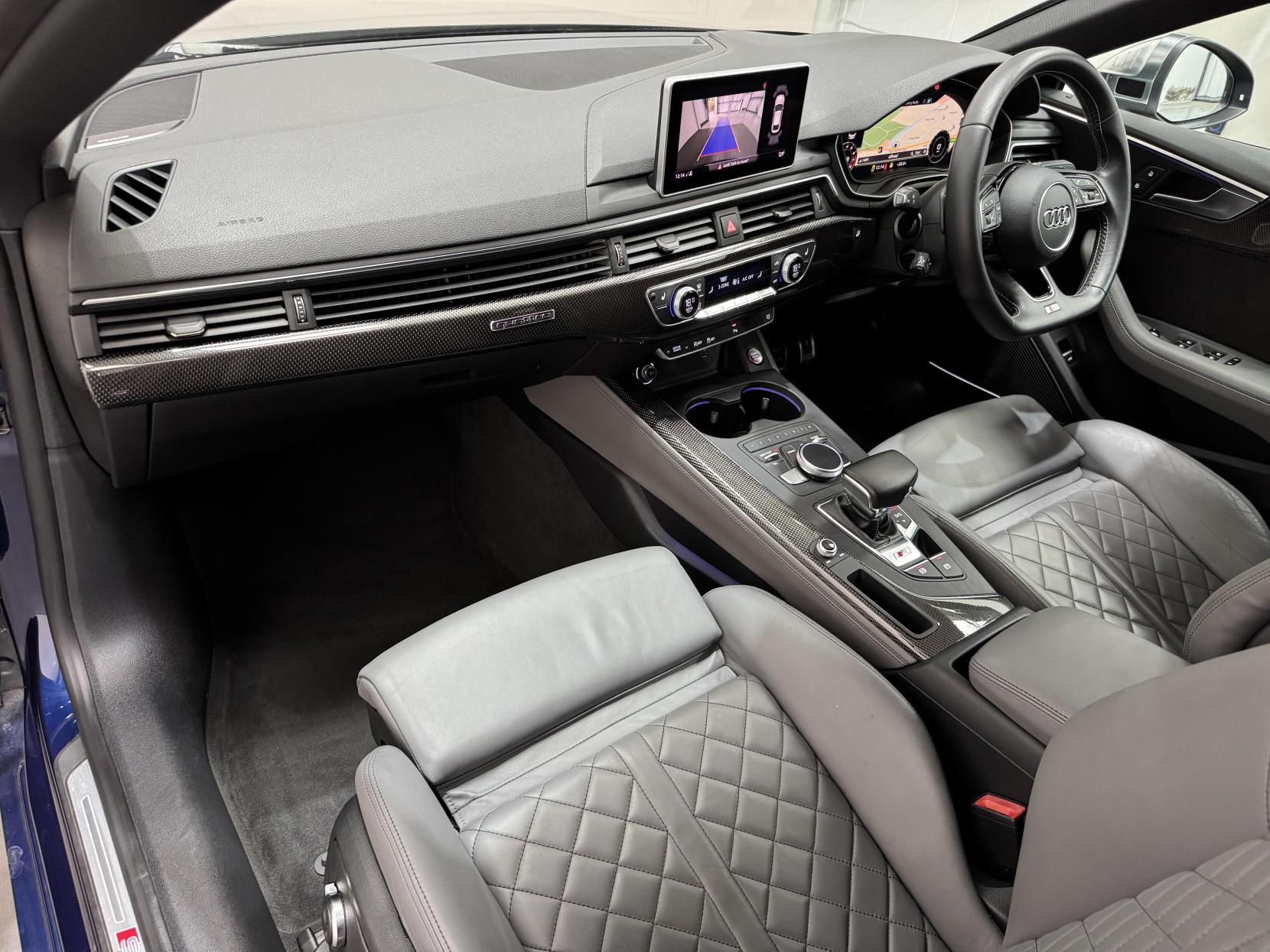 Audi S5 view 48