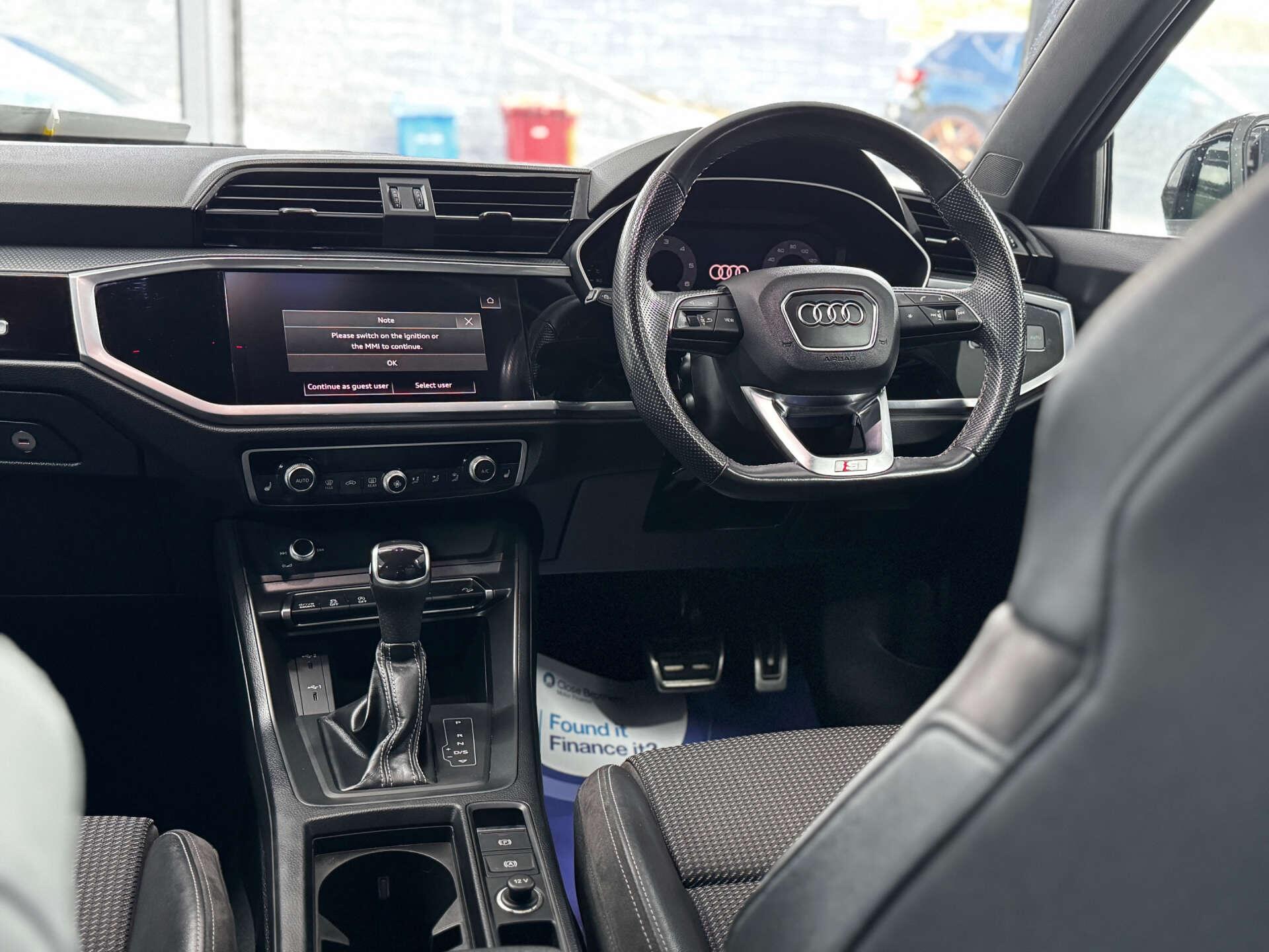 Audi Q3 view 53
