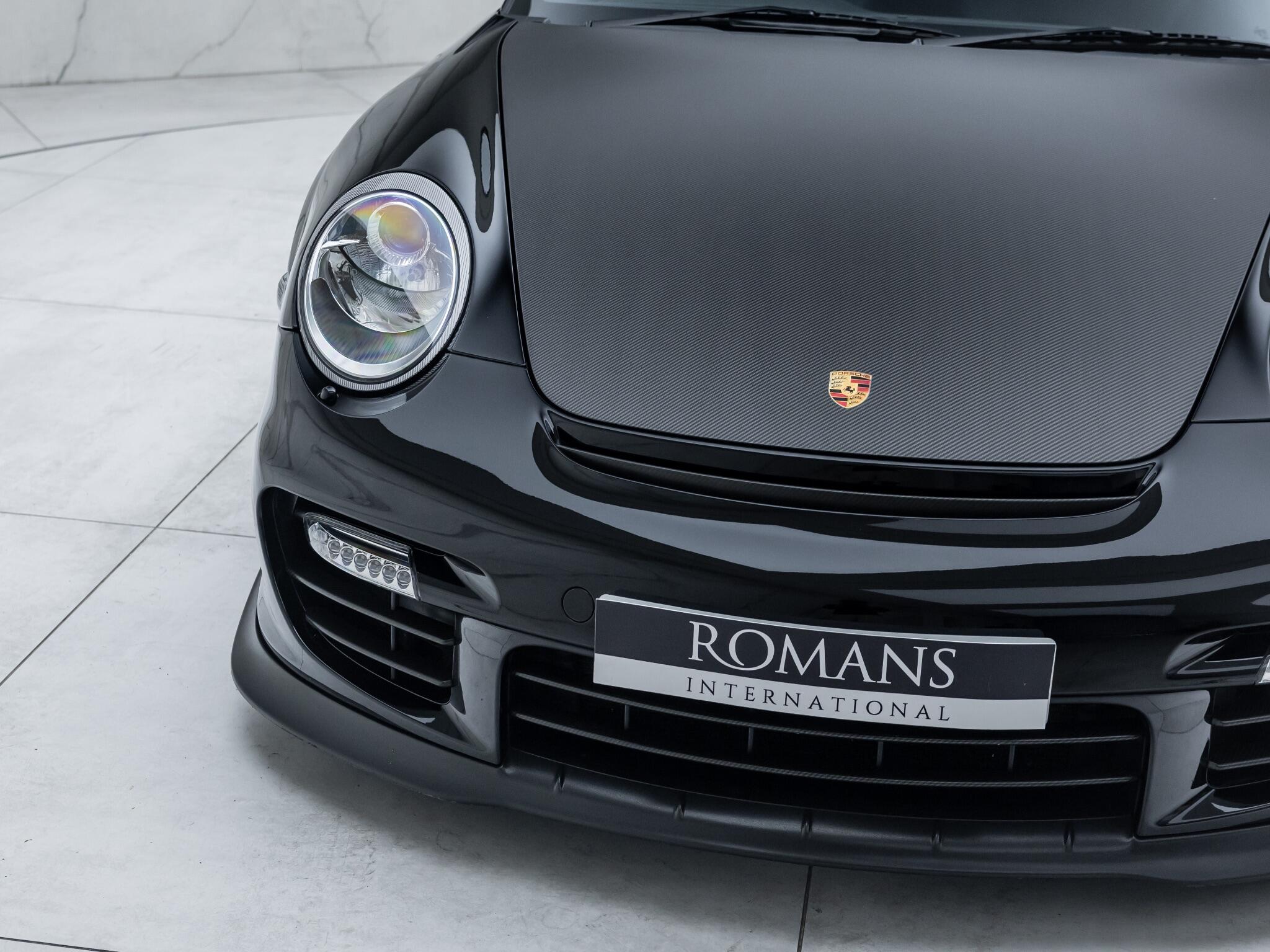 Porsche 911 view 35