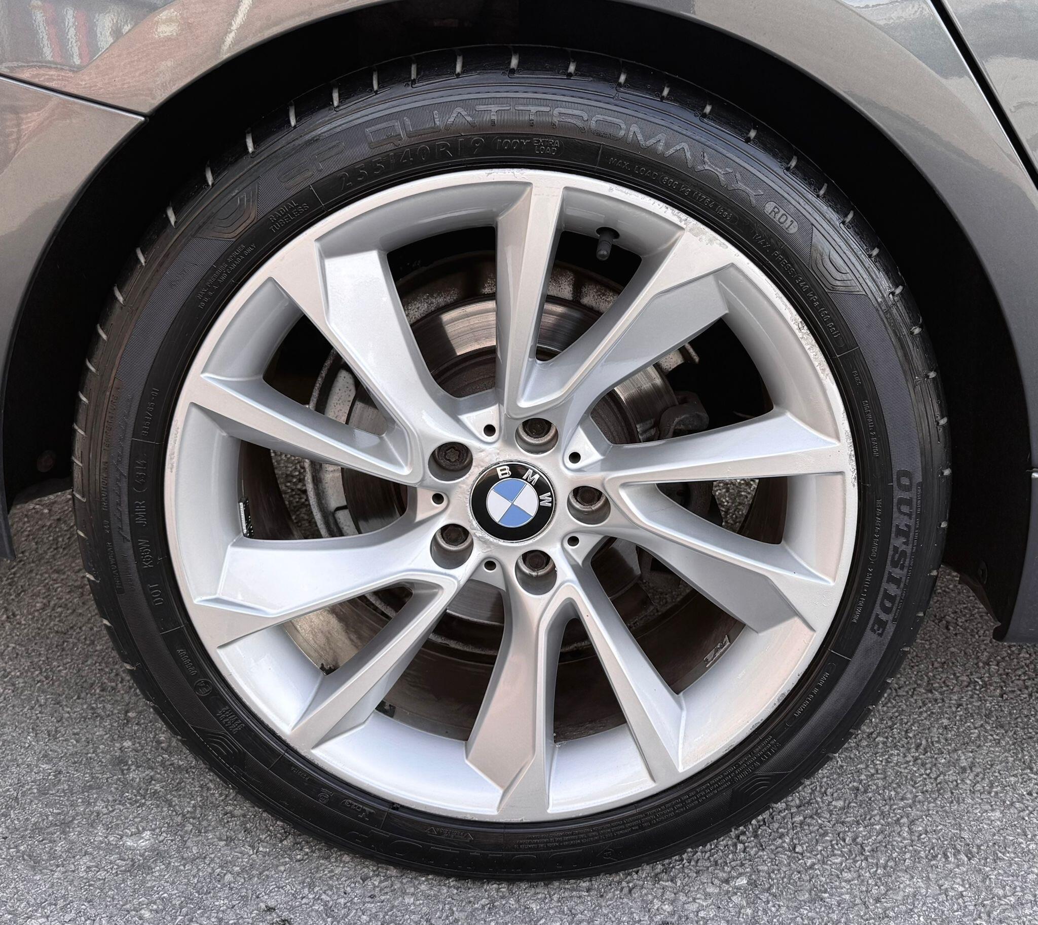 BMW 3 Series view 12