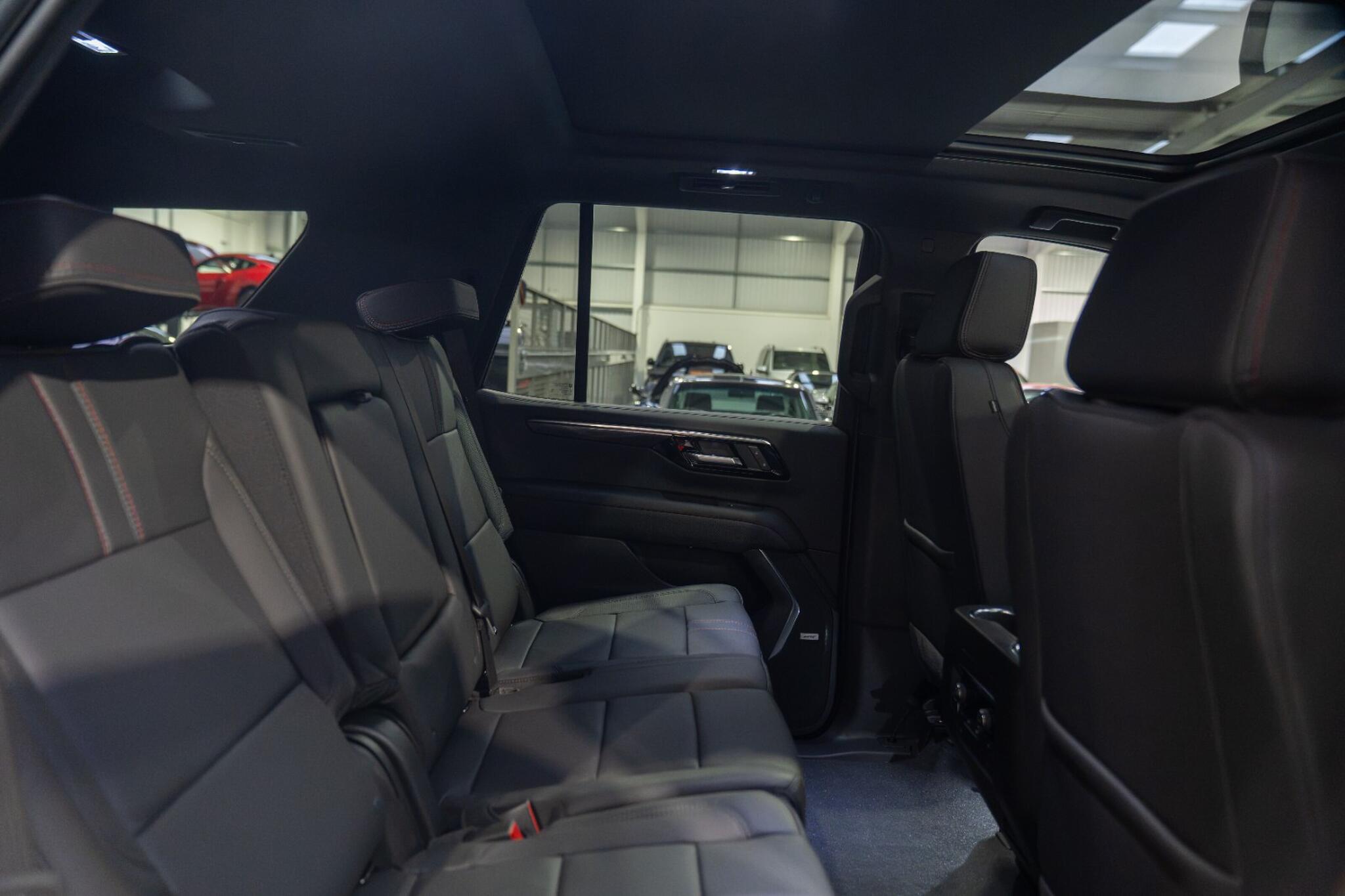 Chevrolet Tahoe view 8