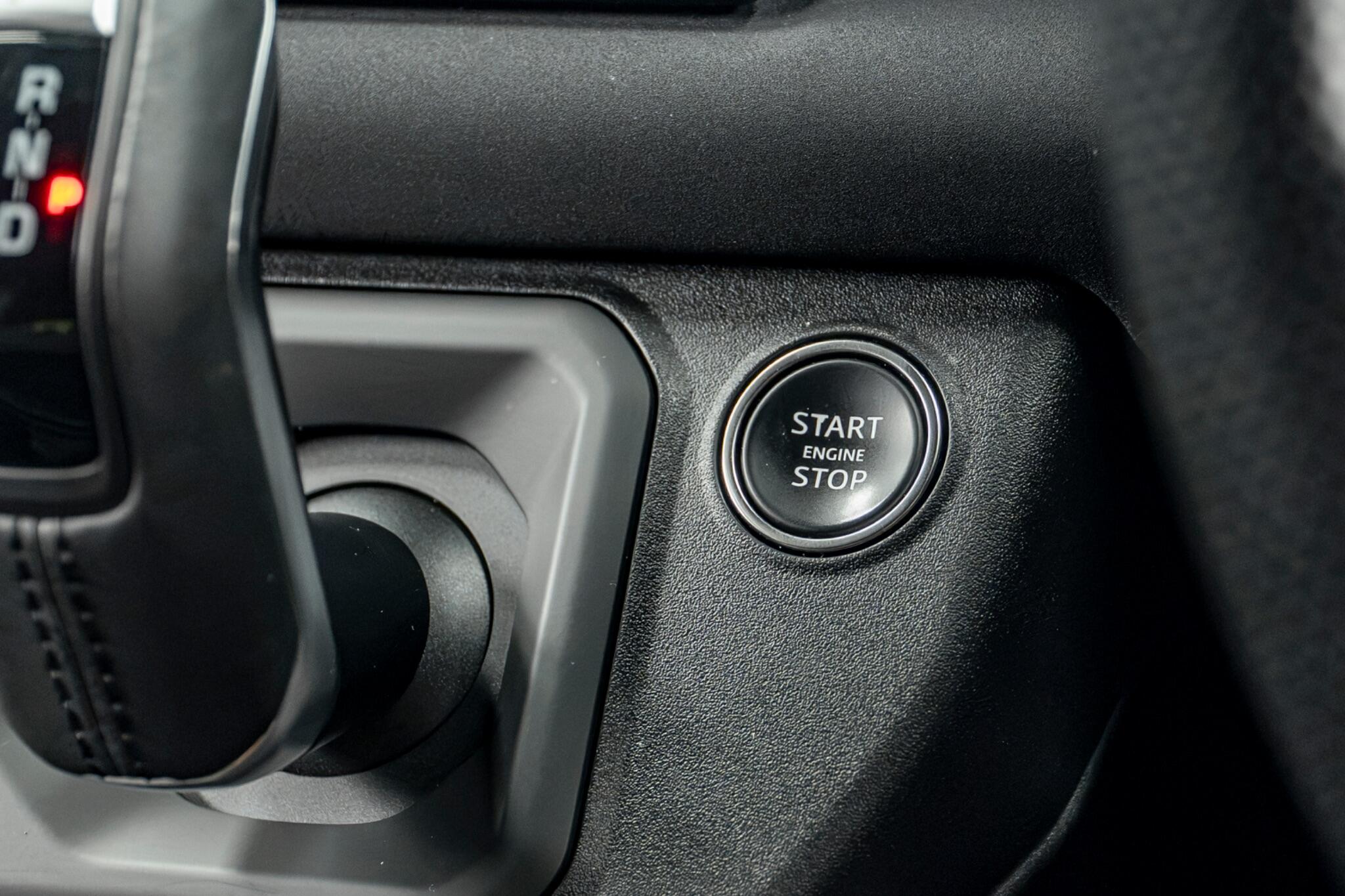 Land Rover Defender view 42