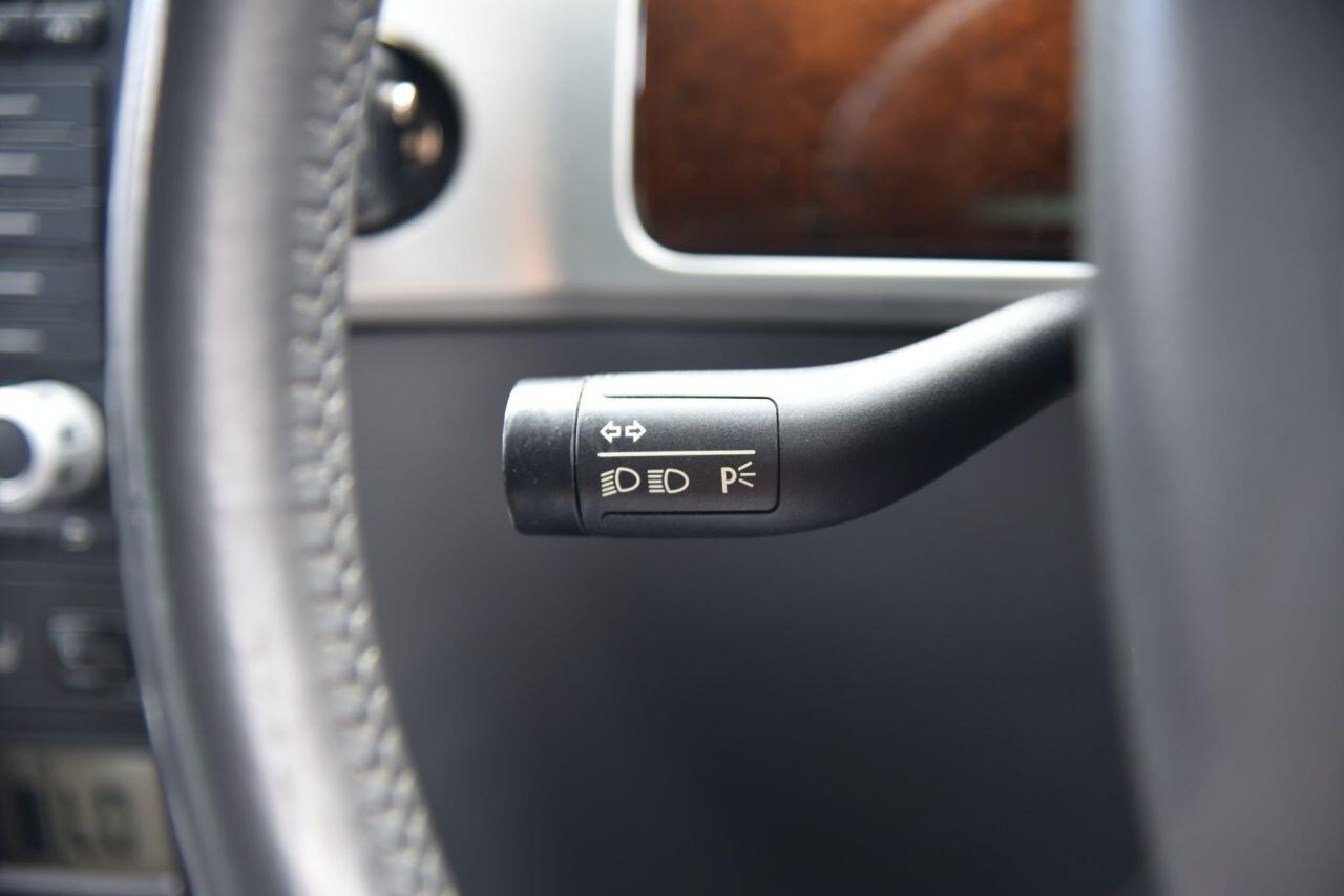 Volkswagen Touareg view 30