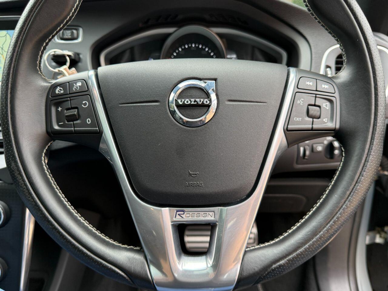 Volvo V40 view 19