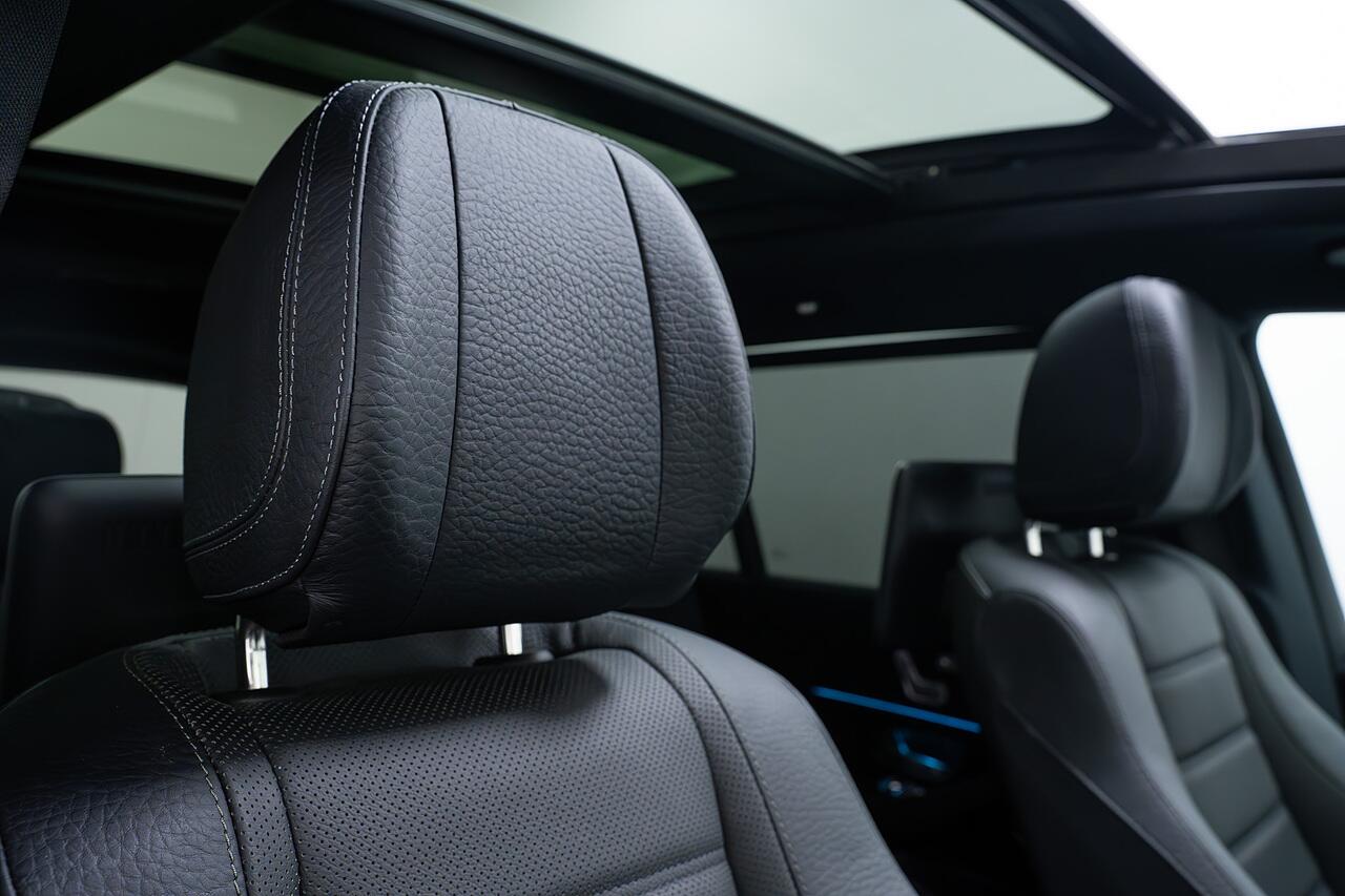 Mercedes-Benz GLS view 21
