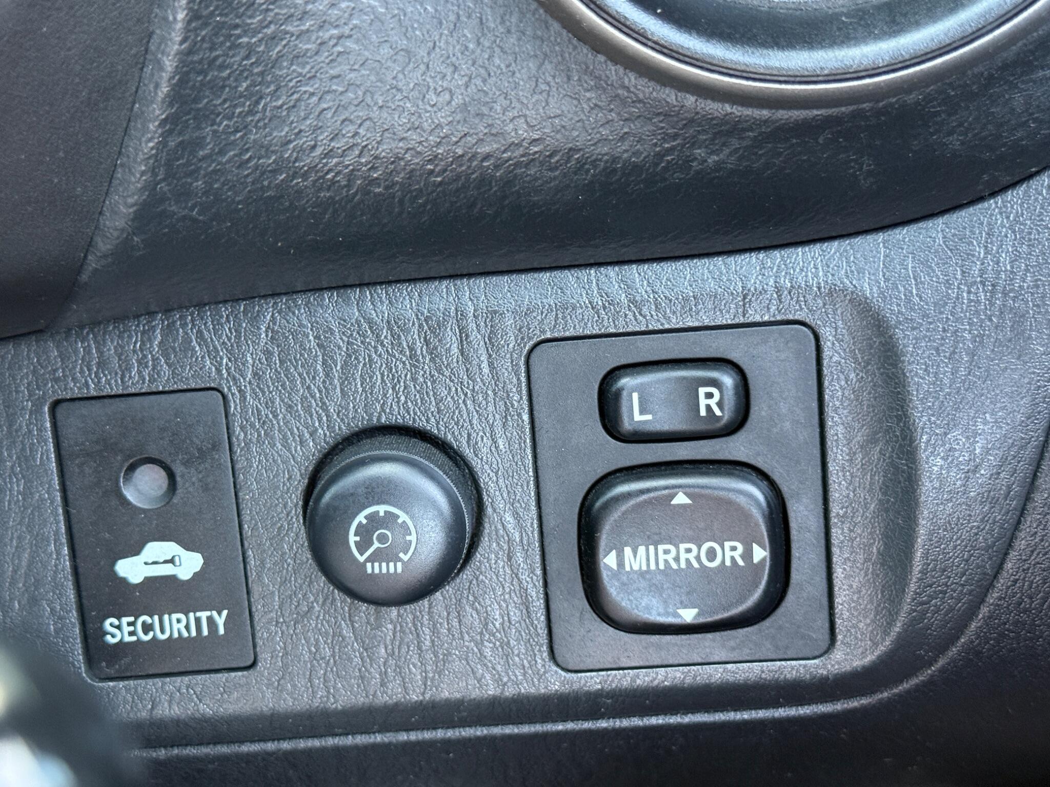 Toyota RAV4 - Image 32