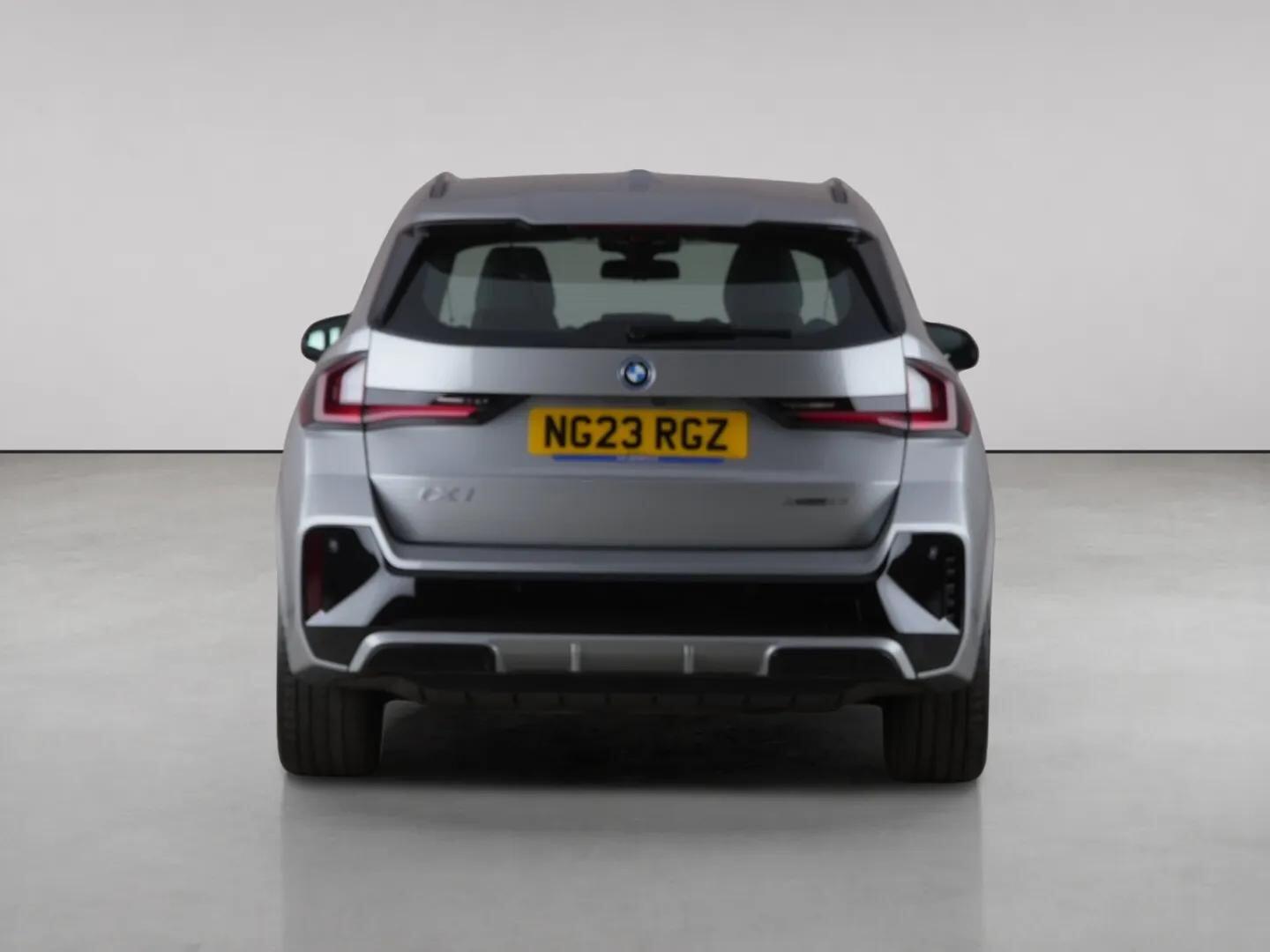 BMW Ix1 view 7