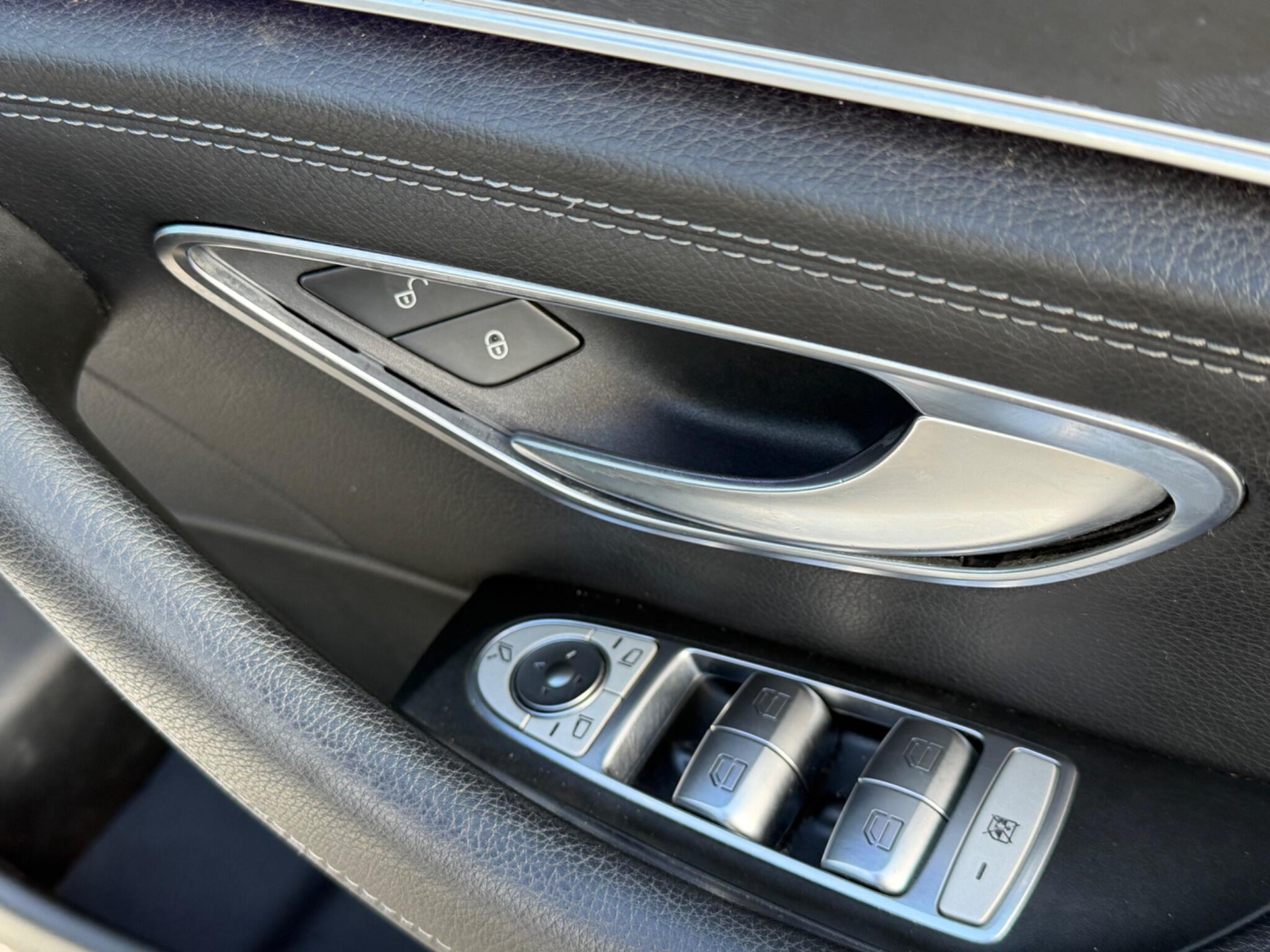 Mercedes-Benz E-Class view 49