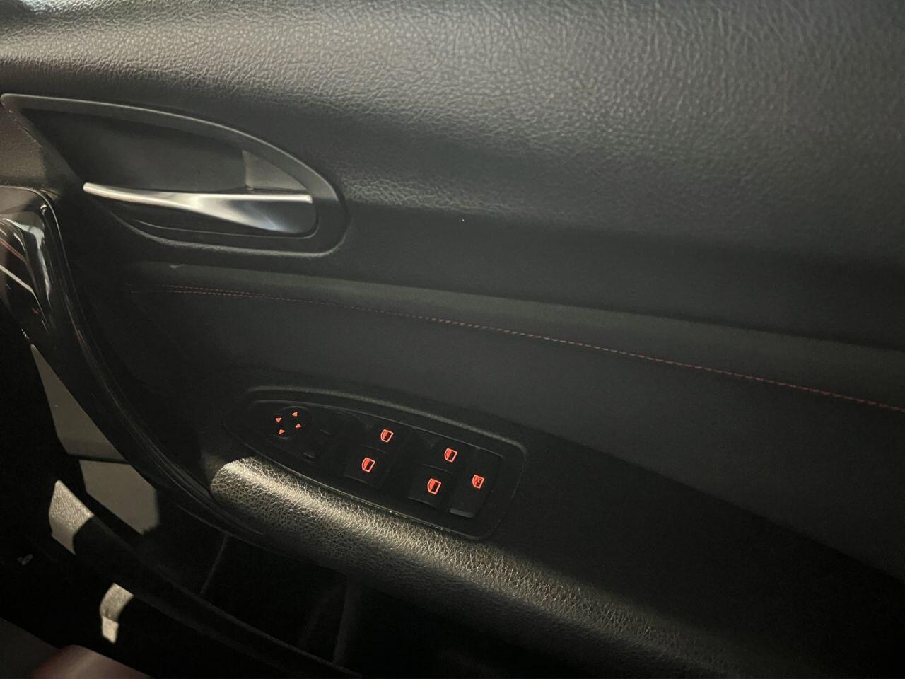 BMW 1 Series view 8
